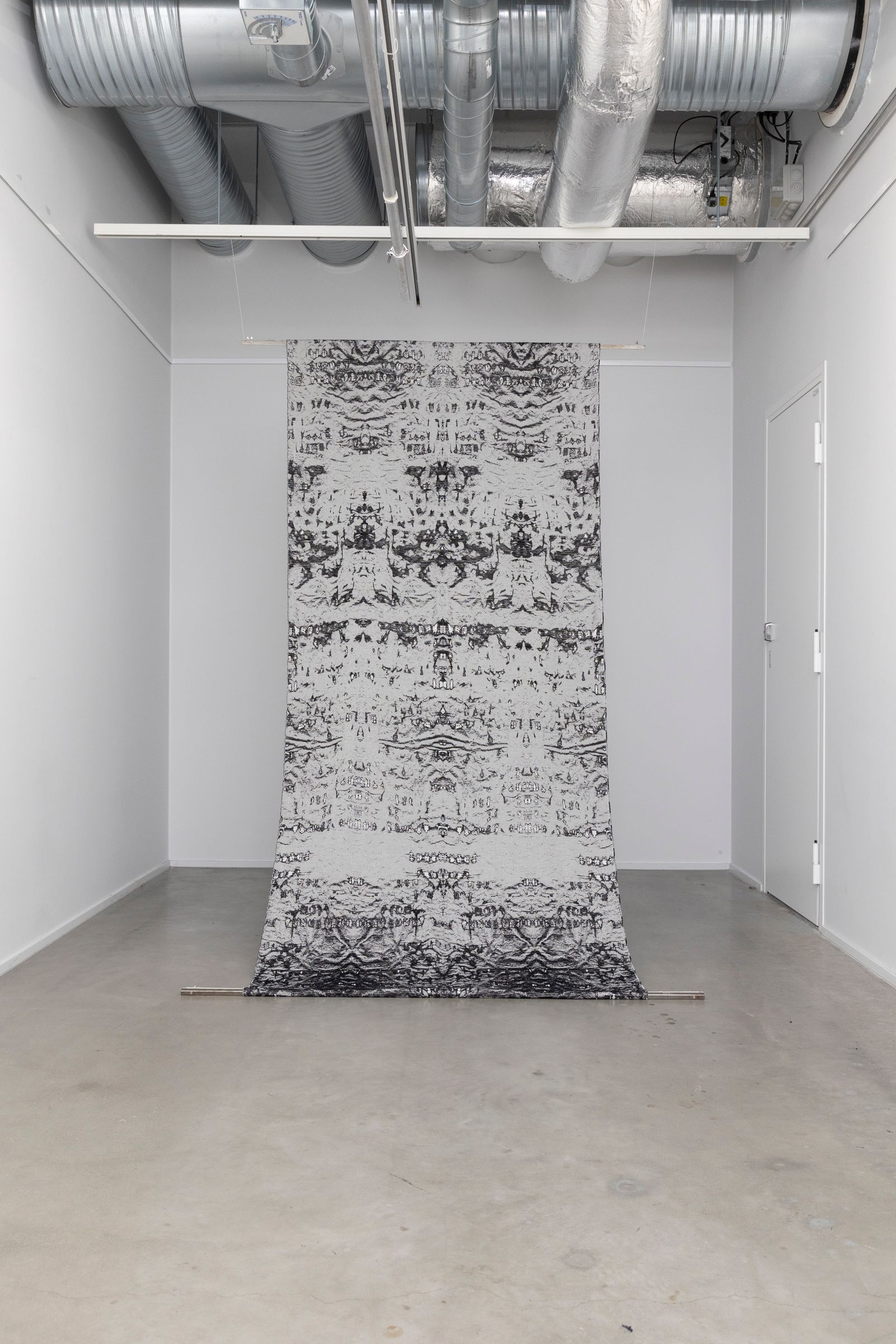 © Yujie Zhou - Save as Text —The Whistle-Giver in Oracle Bone Script2023, Jacquard Weave, Wool and Cotton, 260 x 110 cm.