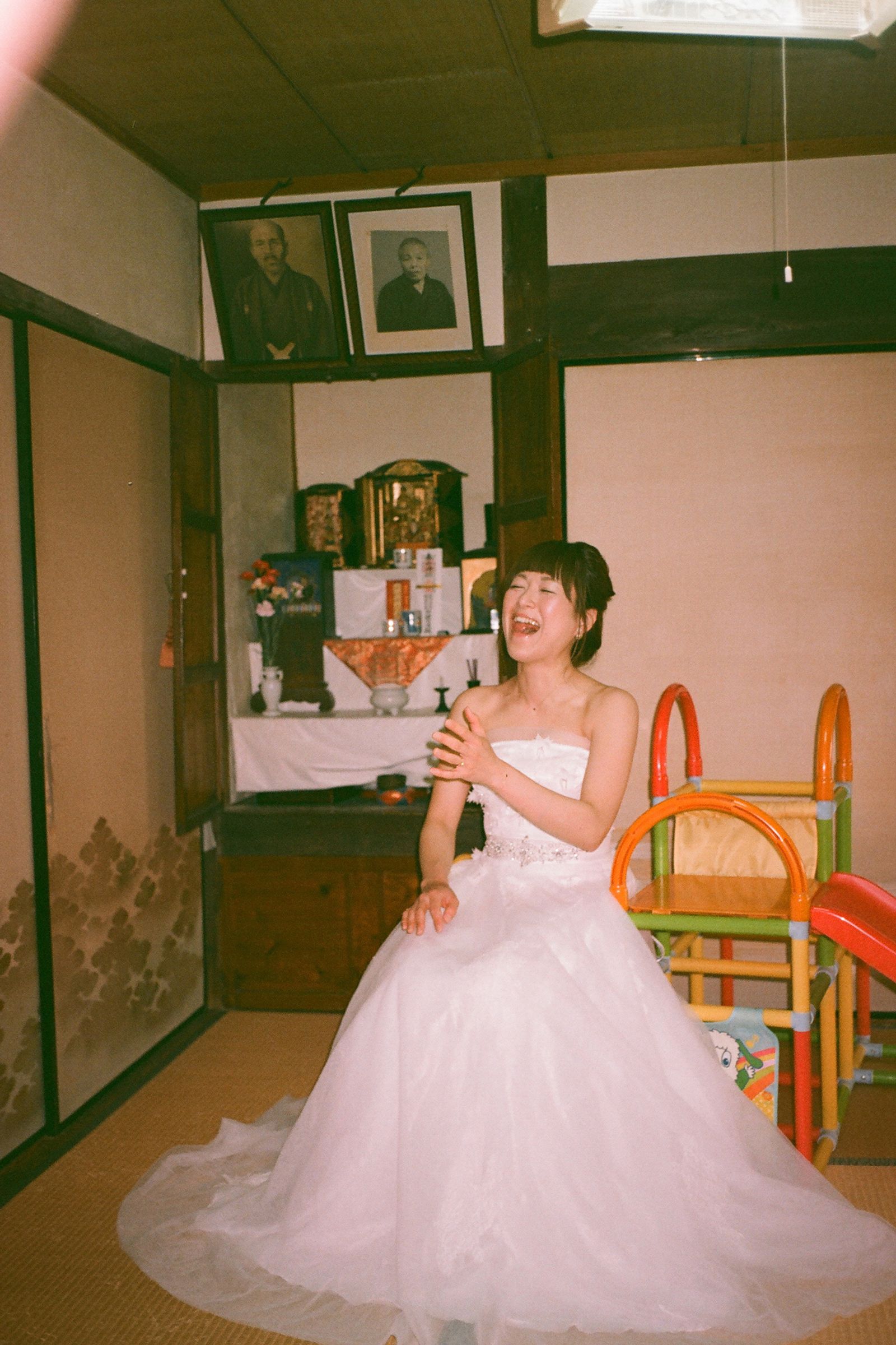 © Kenta Nakamura - It was taken in the Buddhist room of my parents' house when my sister was getting married.
