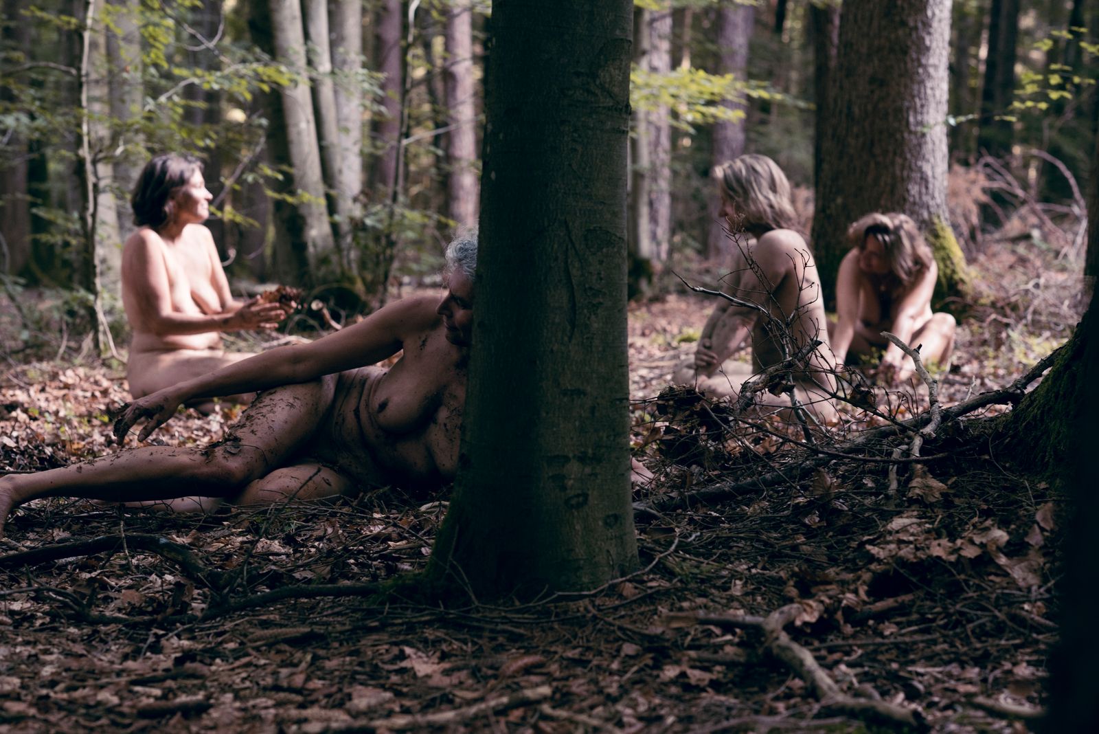 © Ingrid Firmhofer - MAGIC FOREST - Women and Trees talking to each other