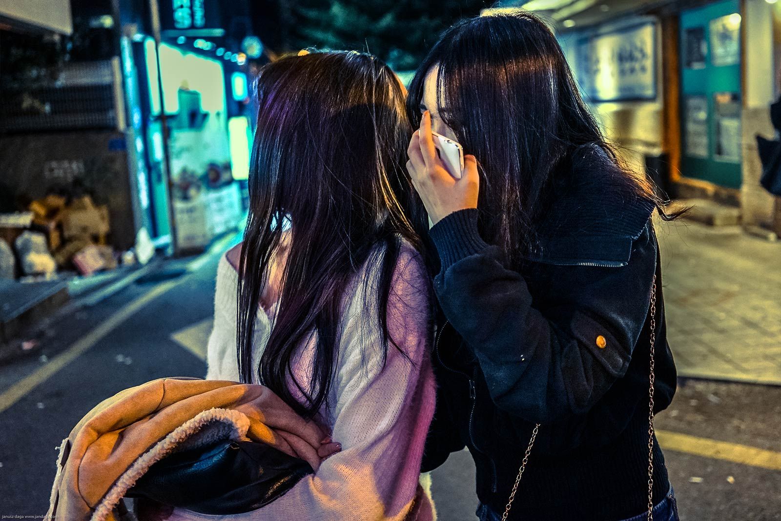 © JANUSZ DAGA - Image from the a night in seoul  photography project