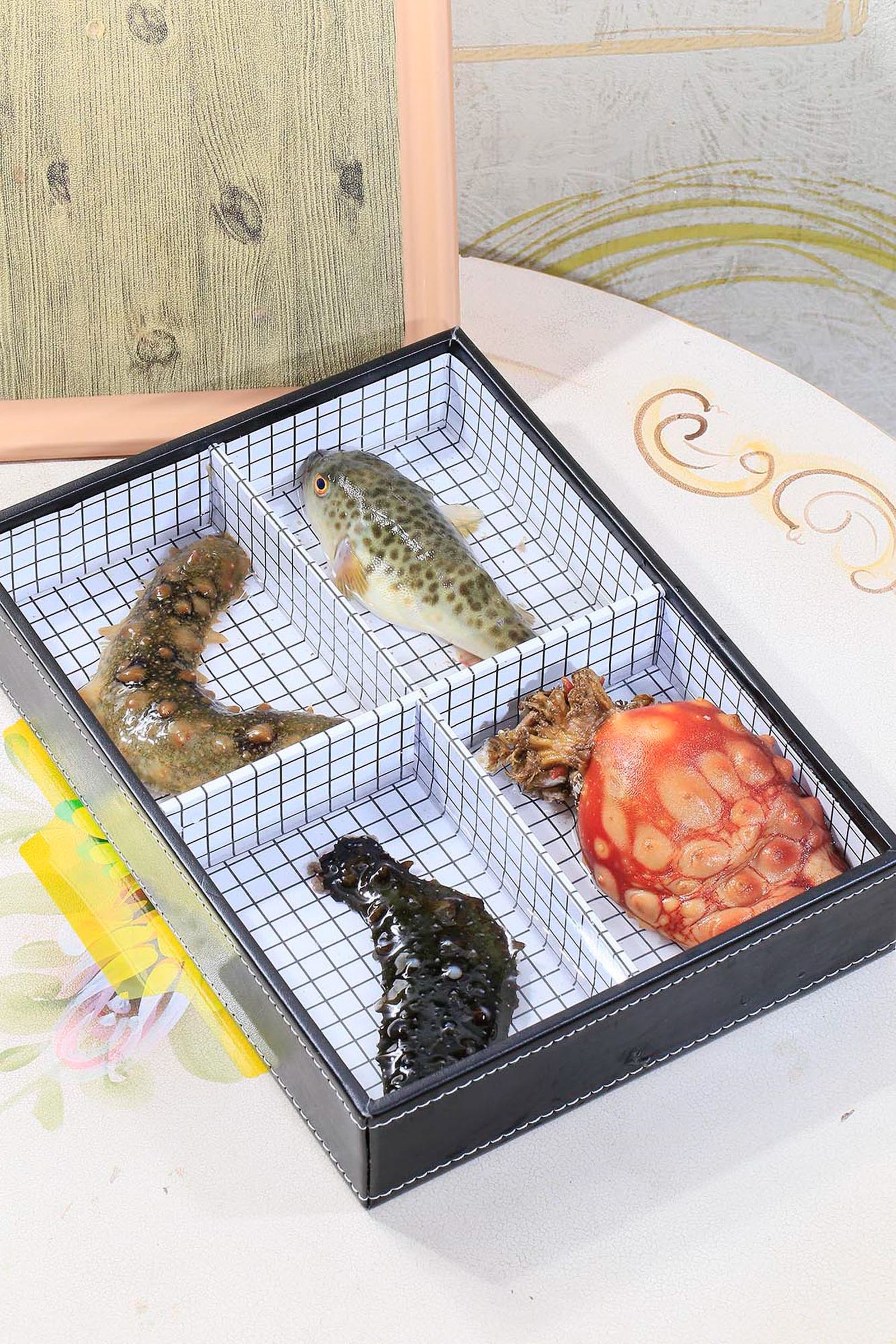 © Makoto Oono - Image from the Contrast A photography project