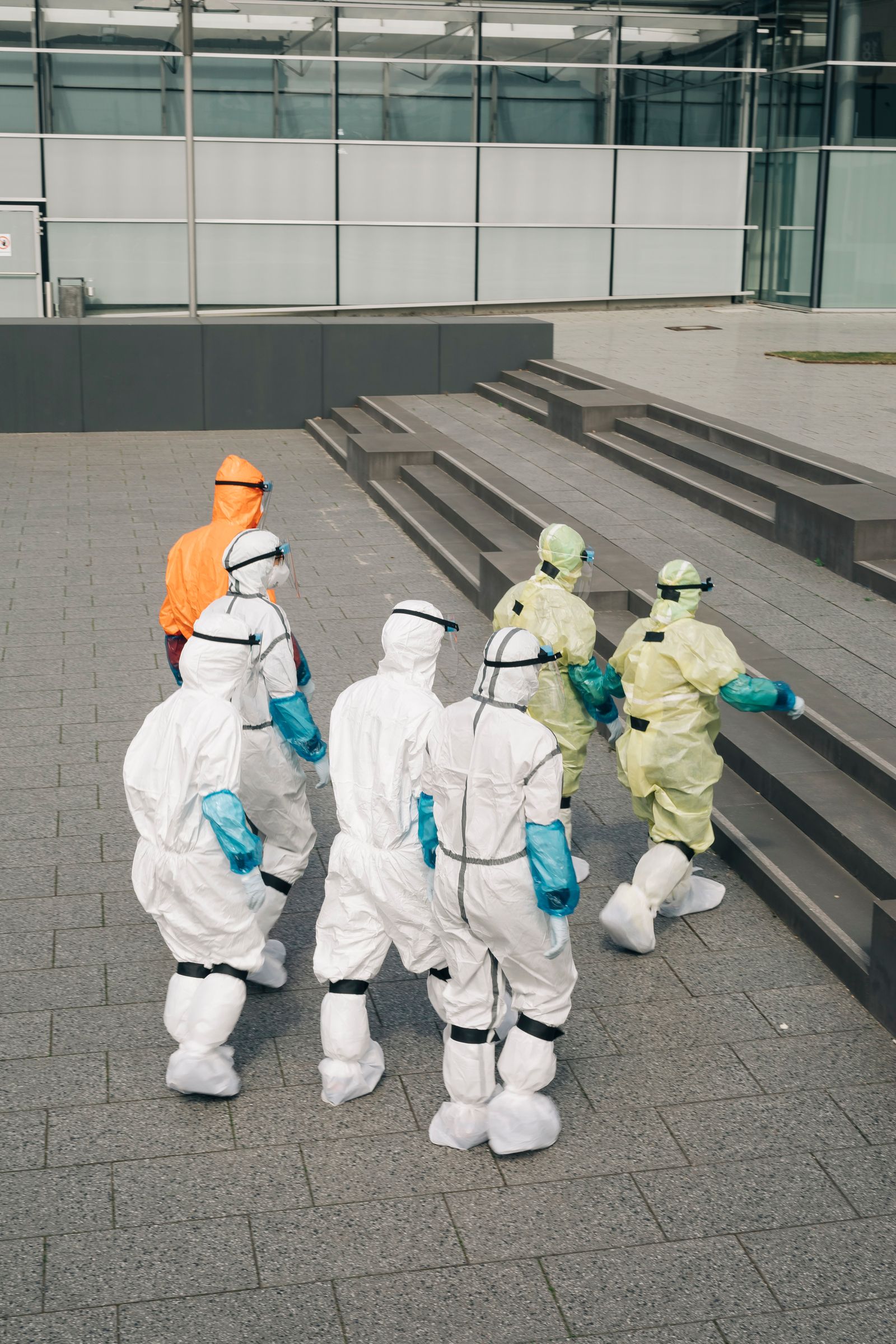 © Rafael Heygster - soldiers on the way to an exercise at a makeshift hospital in the exhibition halls in Hannover