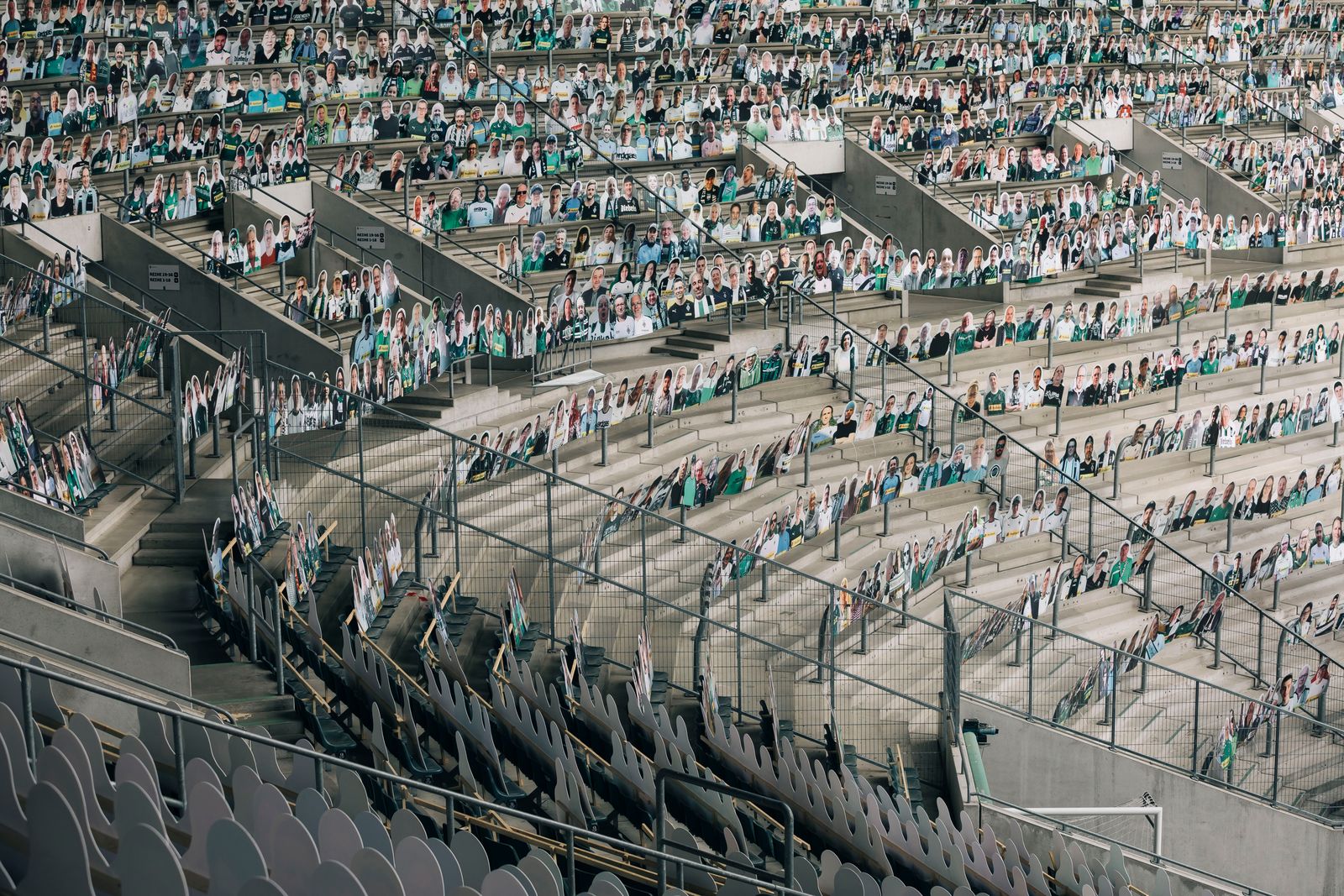 © Rafael Heygster - Image from the Corona Rhapsody - is this real life? photography project