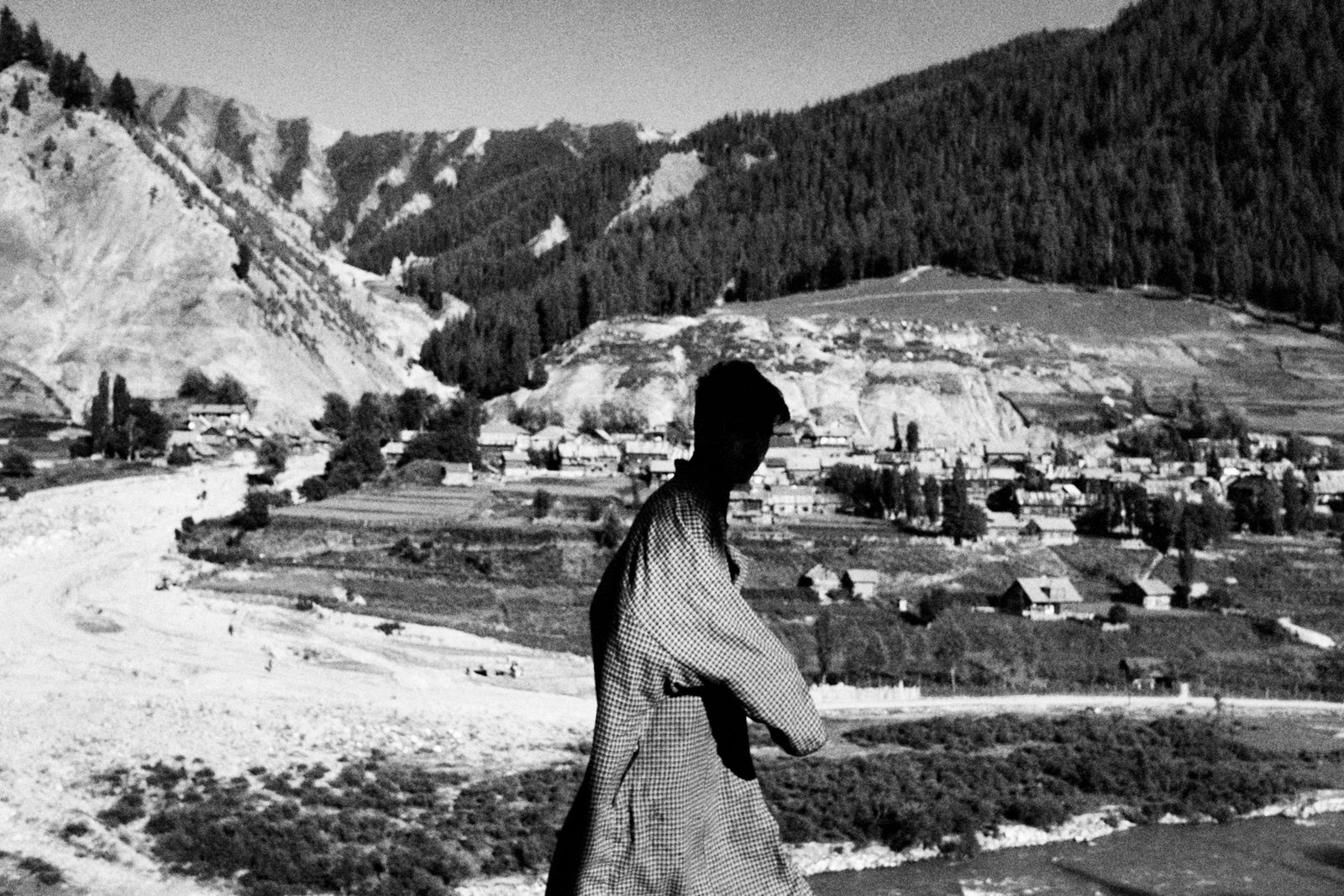 © Camillo Pasquarelli - Image from the Monsoons never cross the mountains photography project