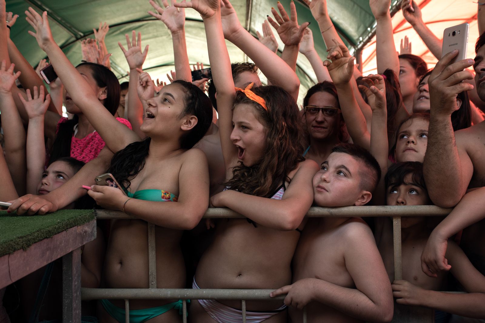 © Camillo Pasquarelli - The enthusiastic audience during Nancy's concert at the beach resort "Lido La Favorita", Castel Volturno.