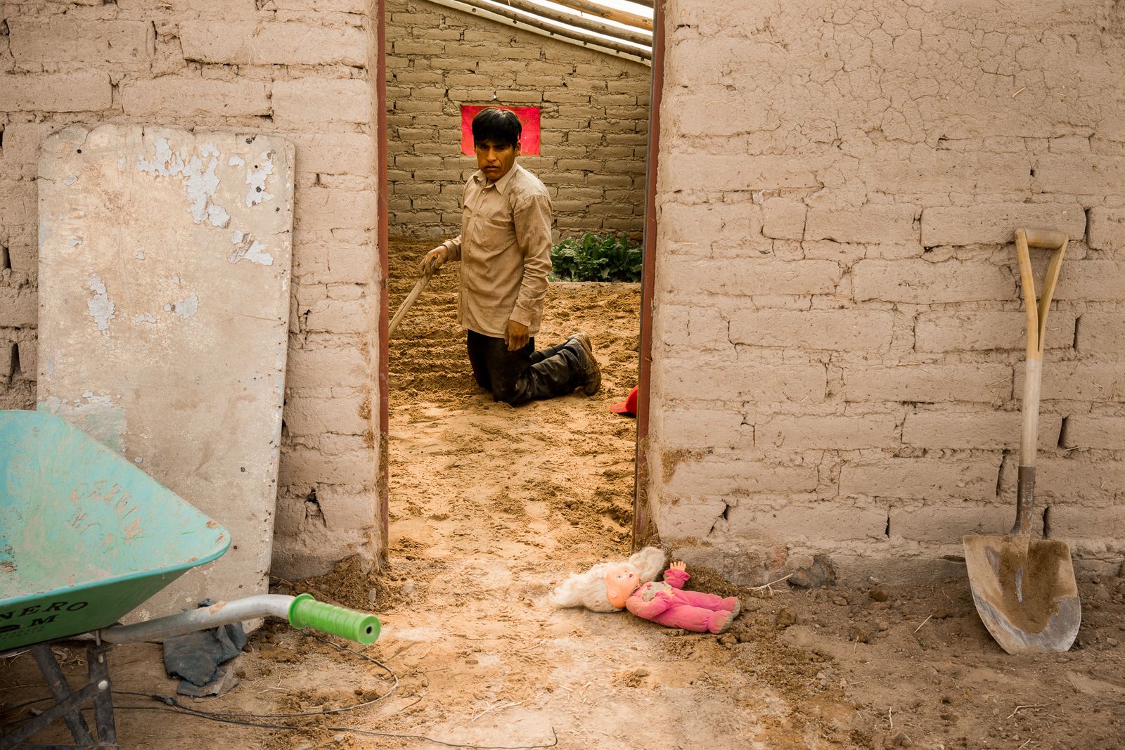 © Misha Vallejo - Image from the Poopo: memories of water photography project