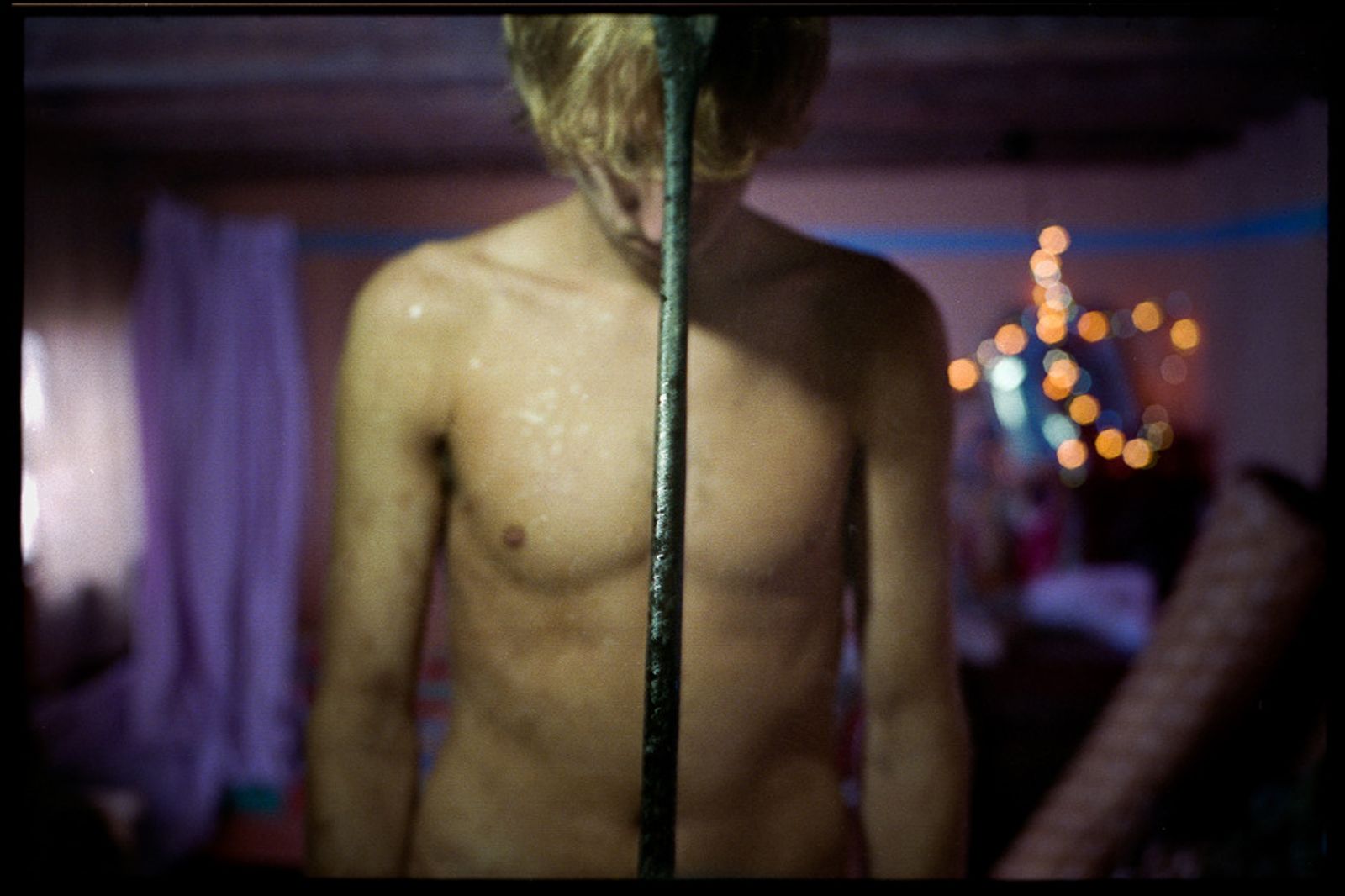 © Misha Vallejo - A foreign tourist is blessed at the end of a "cleaning" ritual.