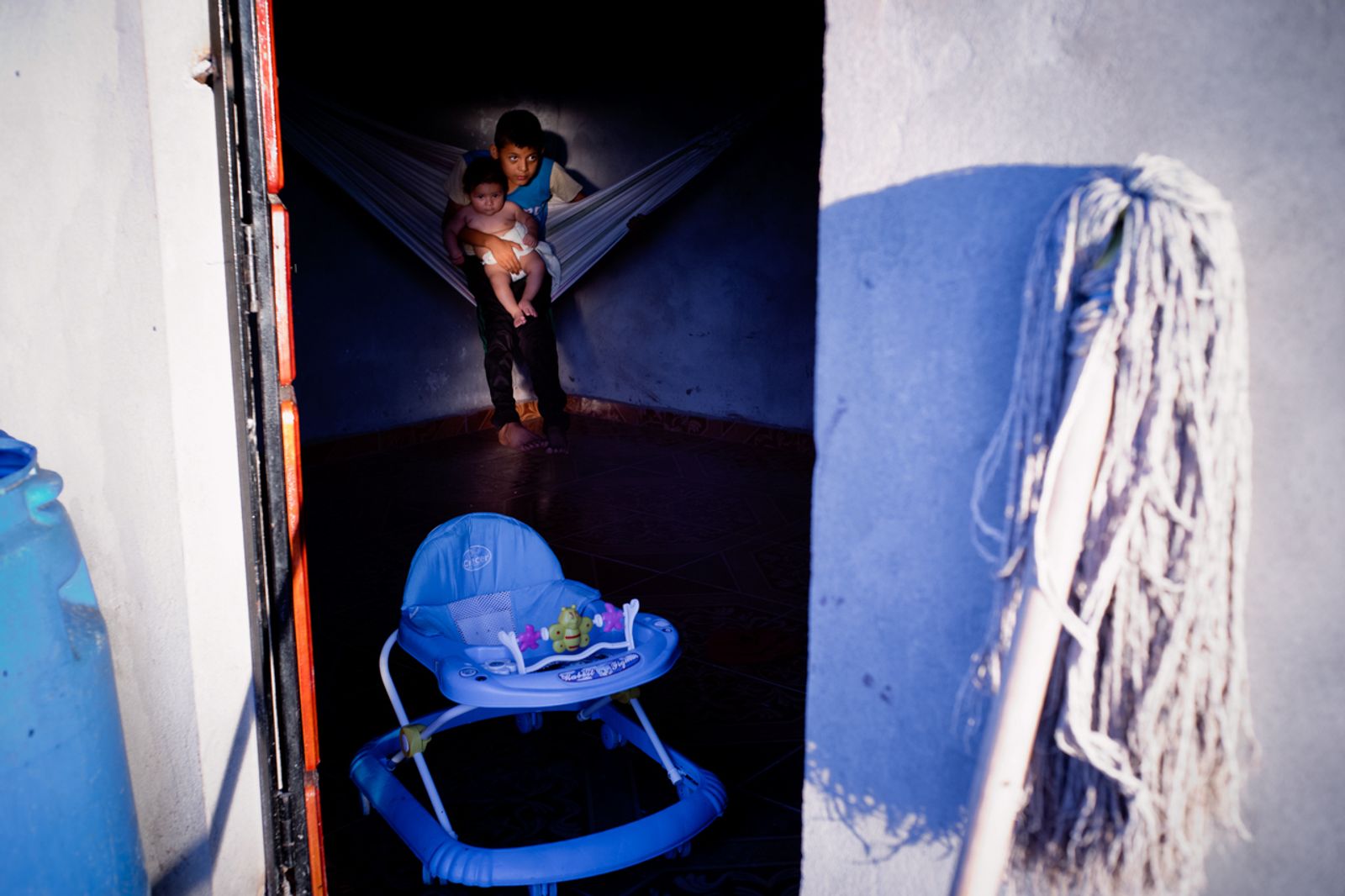 © Misha Vallejo - Image from the Al otro lado (on the other side) photography project