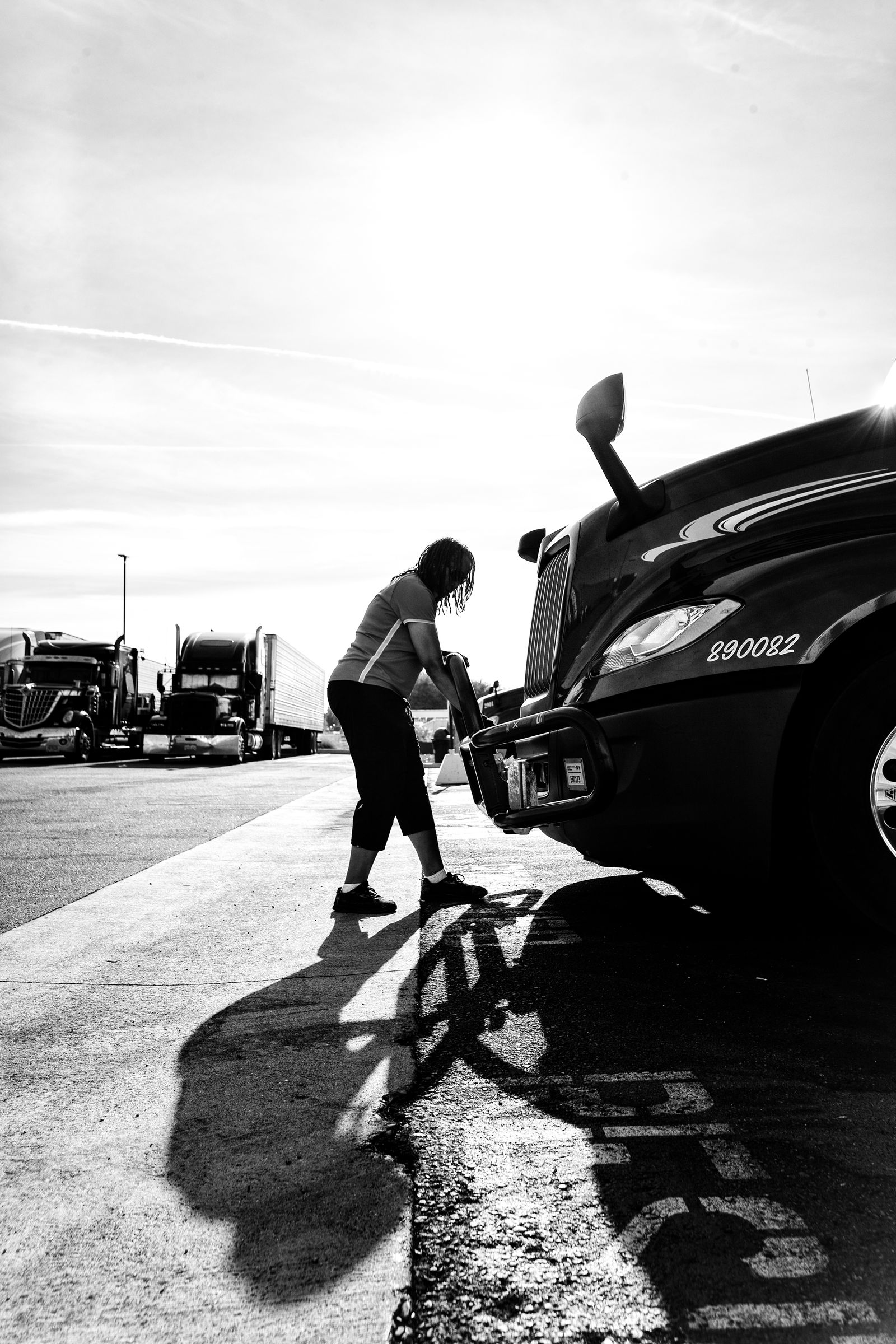 © Katerina Christina - Dee's other morning routine--checking every part of her truck.