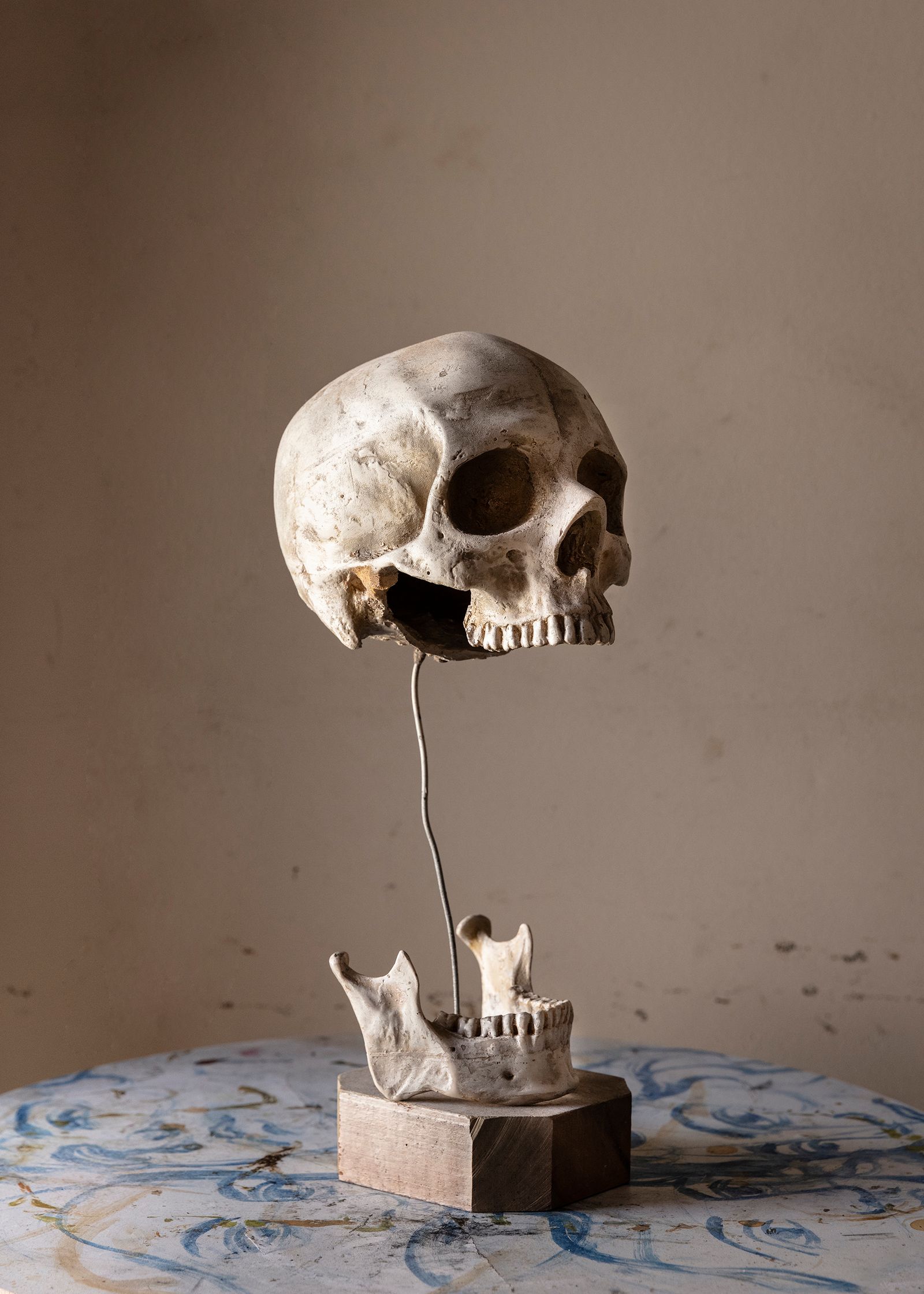 © Gui Christ - a broken skull dummy at one of the Crackland's residences.