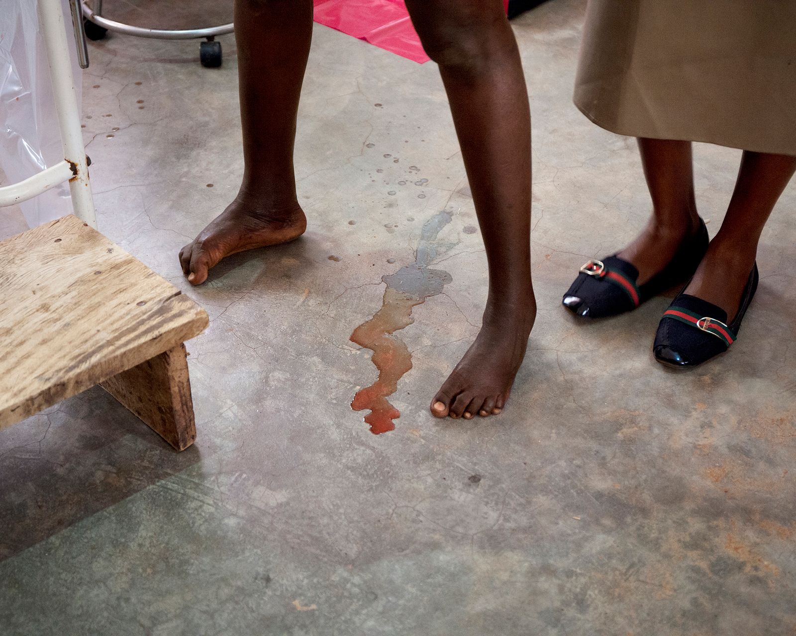 © Valeria Scrilatti - Image from the CROSSING THE RIVER / African women on the frontline against maternal mortality photography project