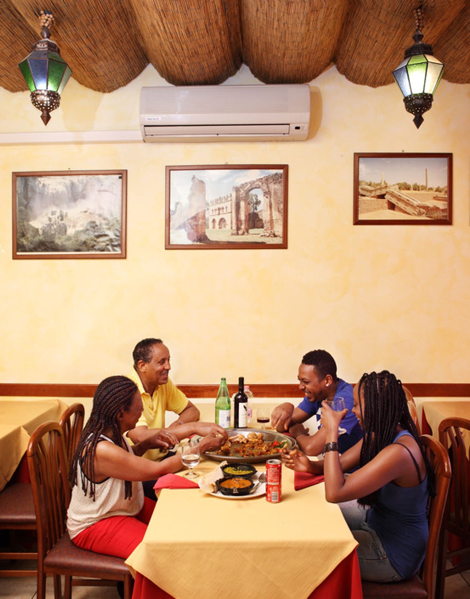 © Niccolò Rastrelli - Sunday July 20, 2014 – Milan Lunch in Ethiopian restaurant (owners) Menu: zigni with injera