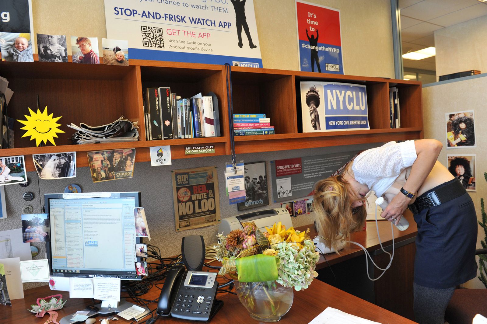 © Alice Proujansky - Jen Carnig pumps breast milk in her office at the New York Civil Liberties Union in New York, NY.