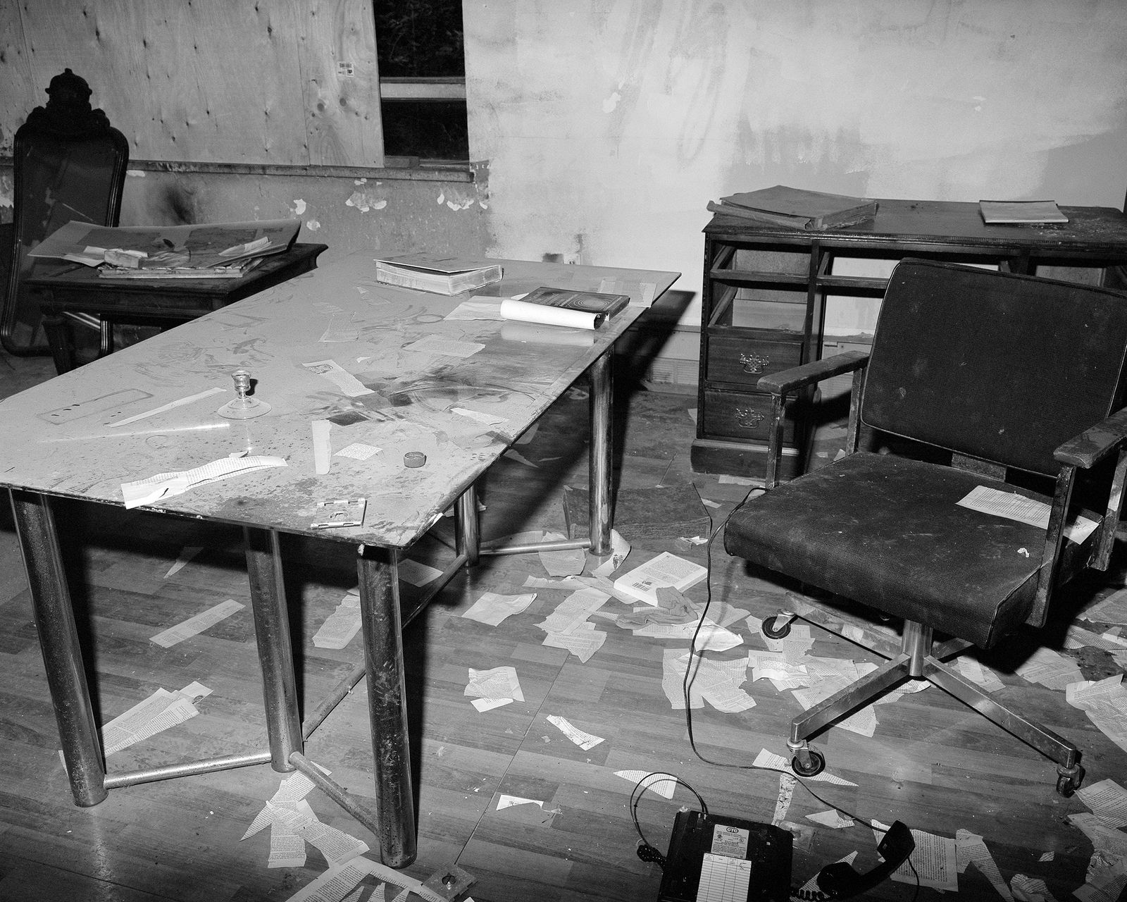 © Ben Dickey - Image from the The Voice That Does Not Ring photography project