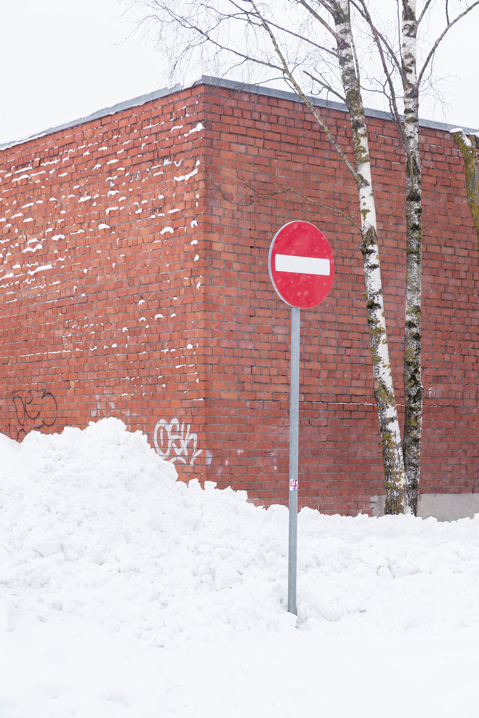 © Andrés Gallardo Albajar - Image from the Not an Ordinary Day in Lasnamäe photography project