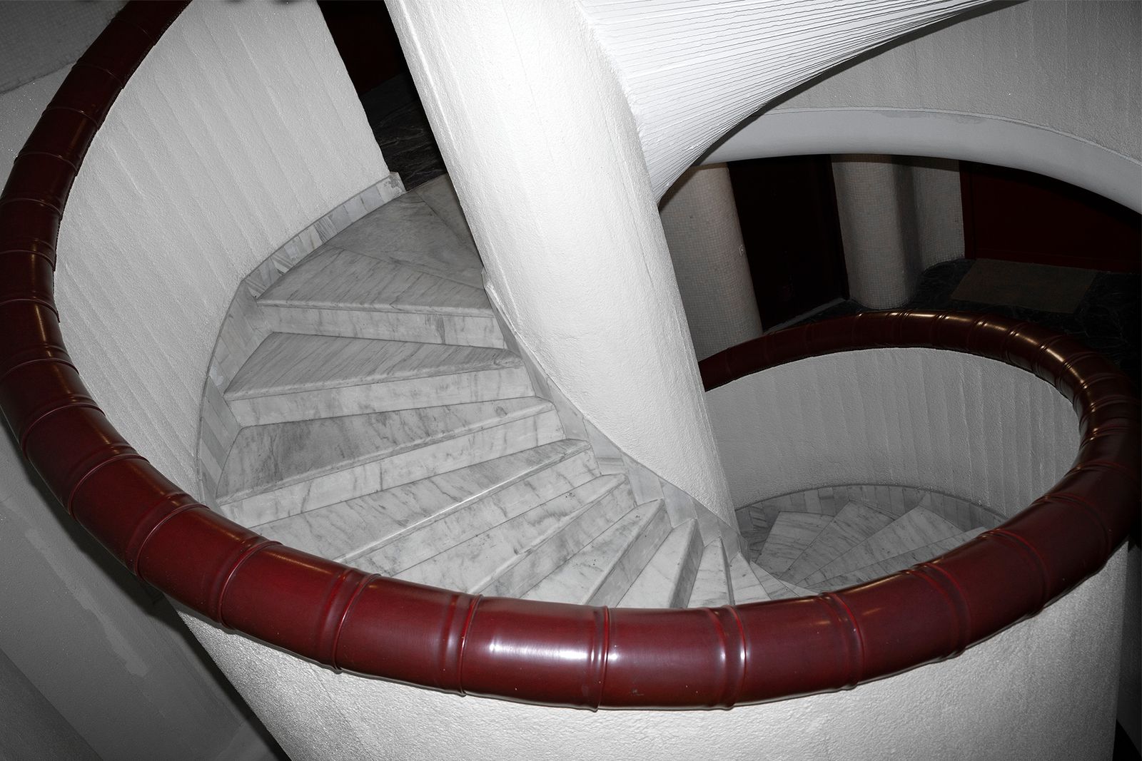 © Manuela Lorente - 4_Staircase inside the building of “Torres Blancas”.