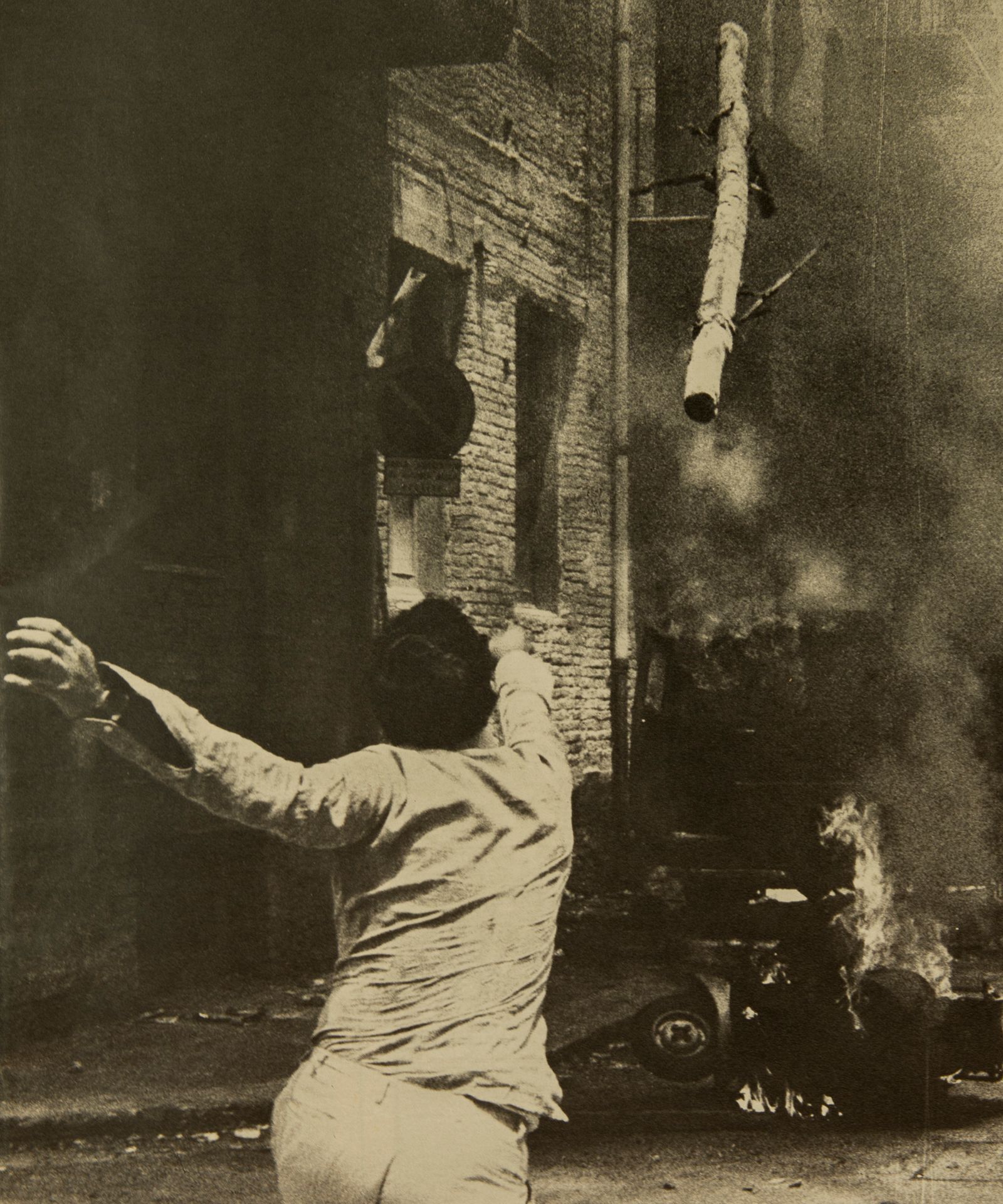 © Filippo Menichetti Martin Errichiello - Image of clashes in Reggio Calabria taken from the Italian magazine “Annali d’Italia”, 1971.