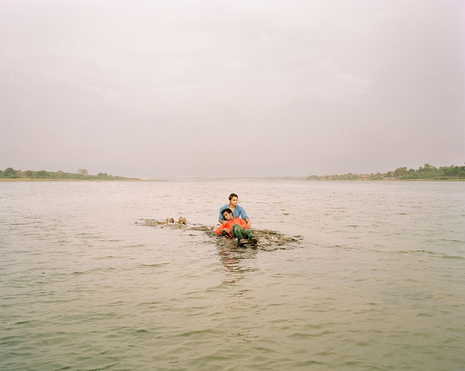 © Vasantha Yogananthan - One Soul Two Bodies, Maheshwar, Madhya Pradesh, India, 2015