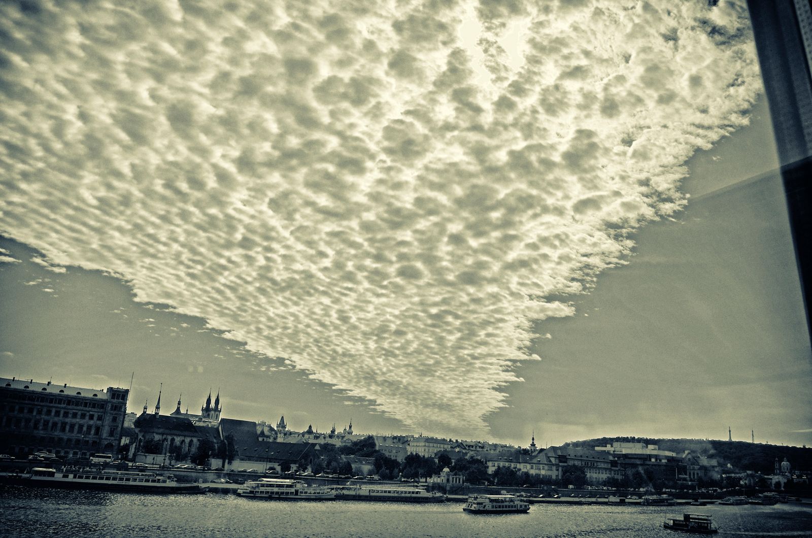 © Nazia Akram - 47.5000° N, 19.0500° E Budapest, Coordinates