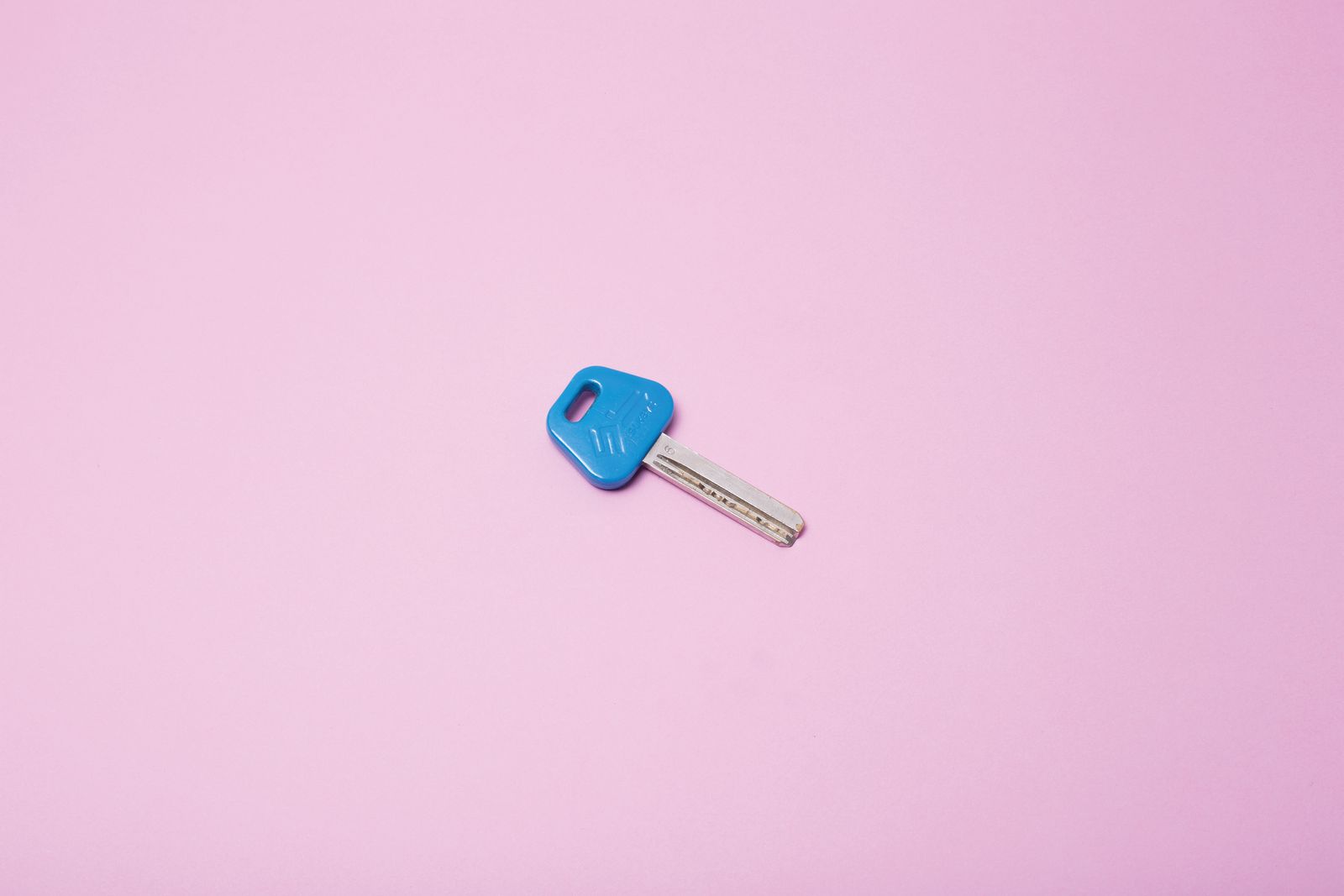 © Youvalle Levy - Image from the Traces of Lifestyle photography project