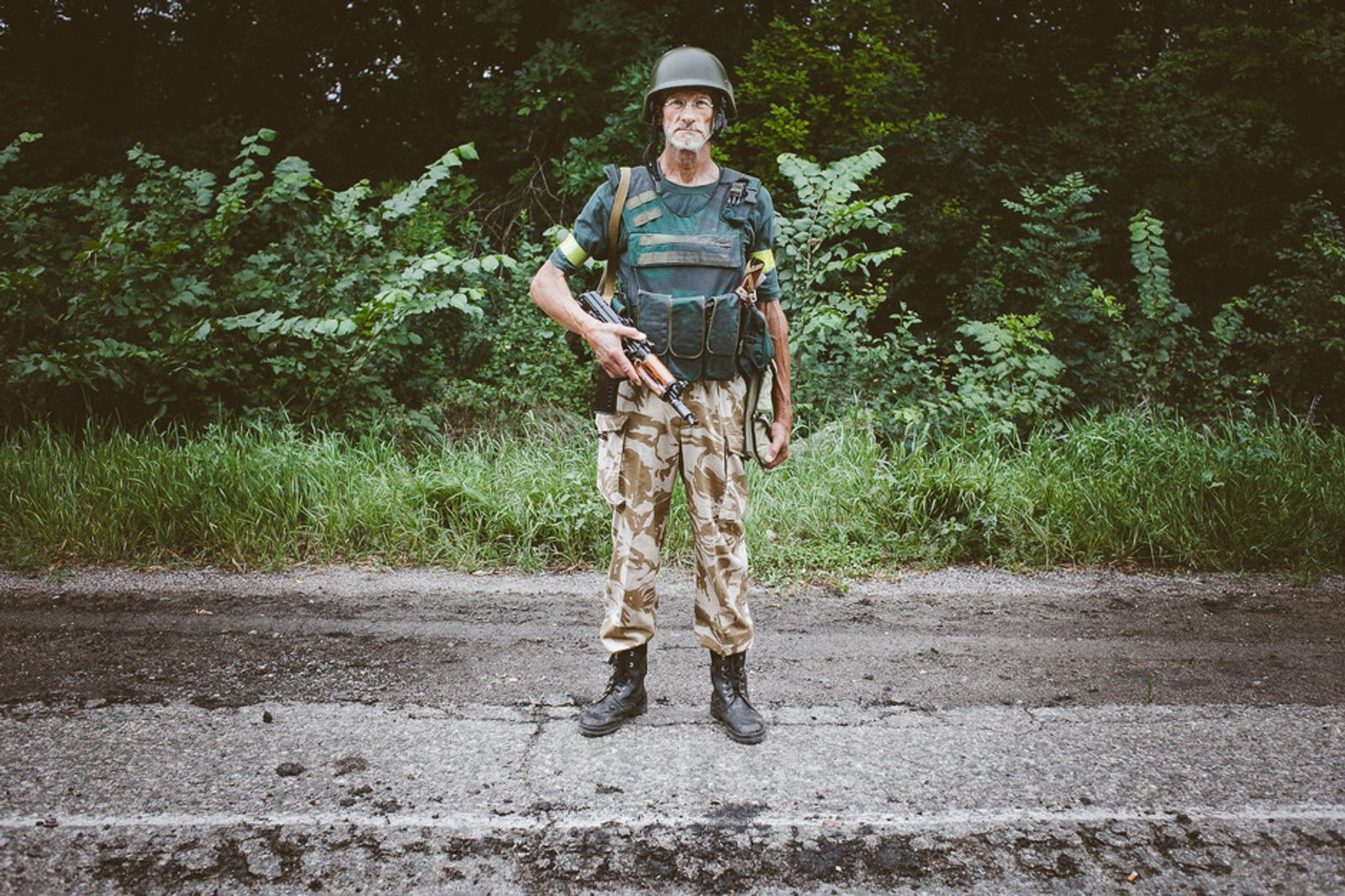 © Alexander Vasukovich - Image from the War among sunflowers. Volunteers of Donbass photography project