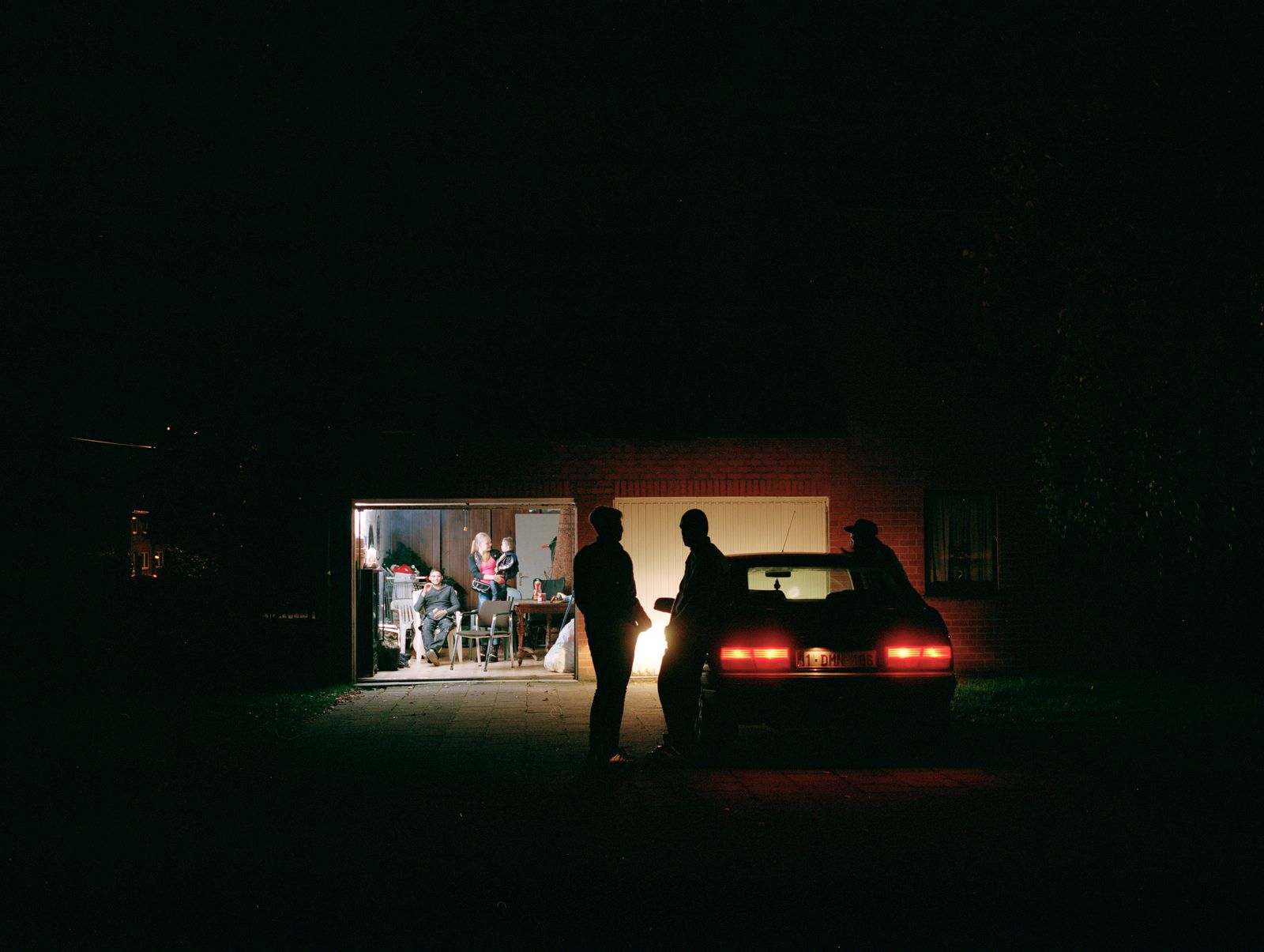 © Giovanni Troilo - Friends hanging out in Goutroux.