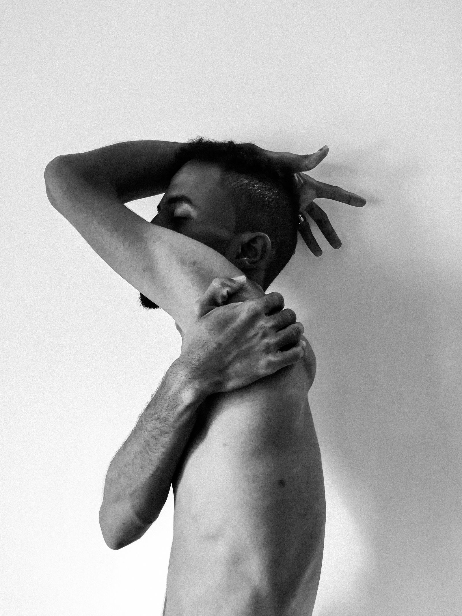 © Hashim Nasr - Image from the HOLDING ON MYSELF photography project