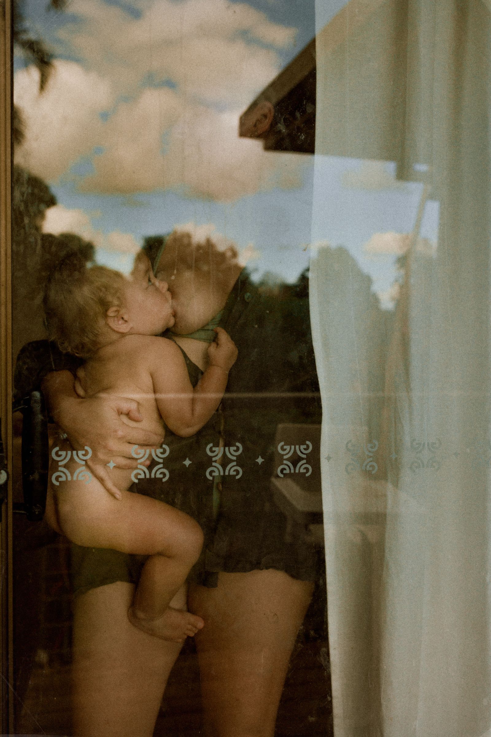 © Lisa Sorgini - Image from the Behind Glass photography project