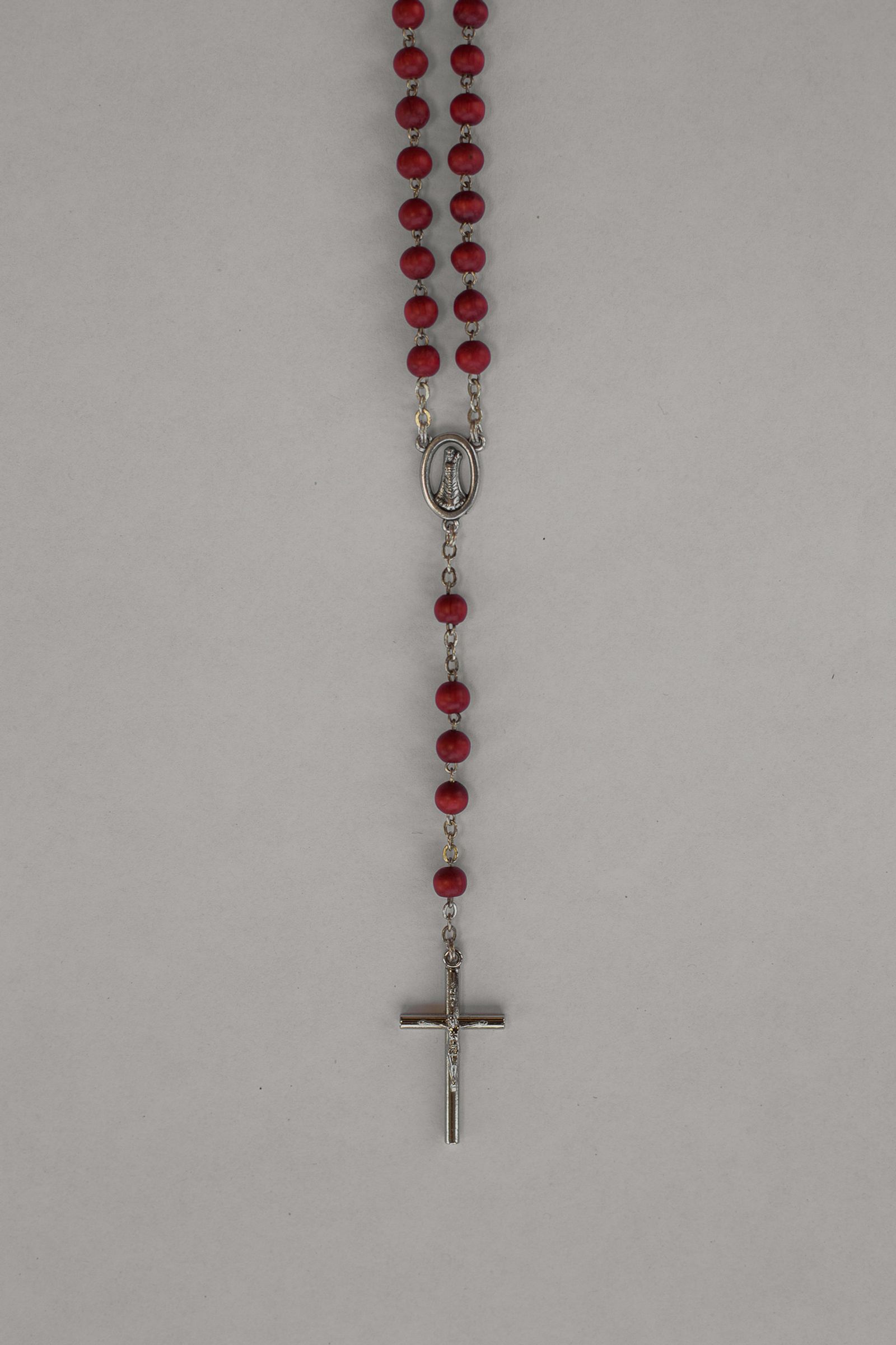 © Enrico Quattrini - The red coral rosary, religious symbol of the women of Ciociaria.