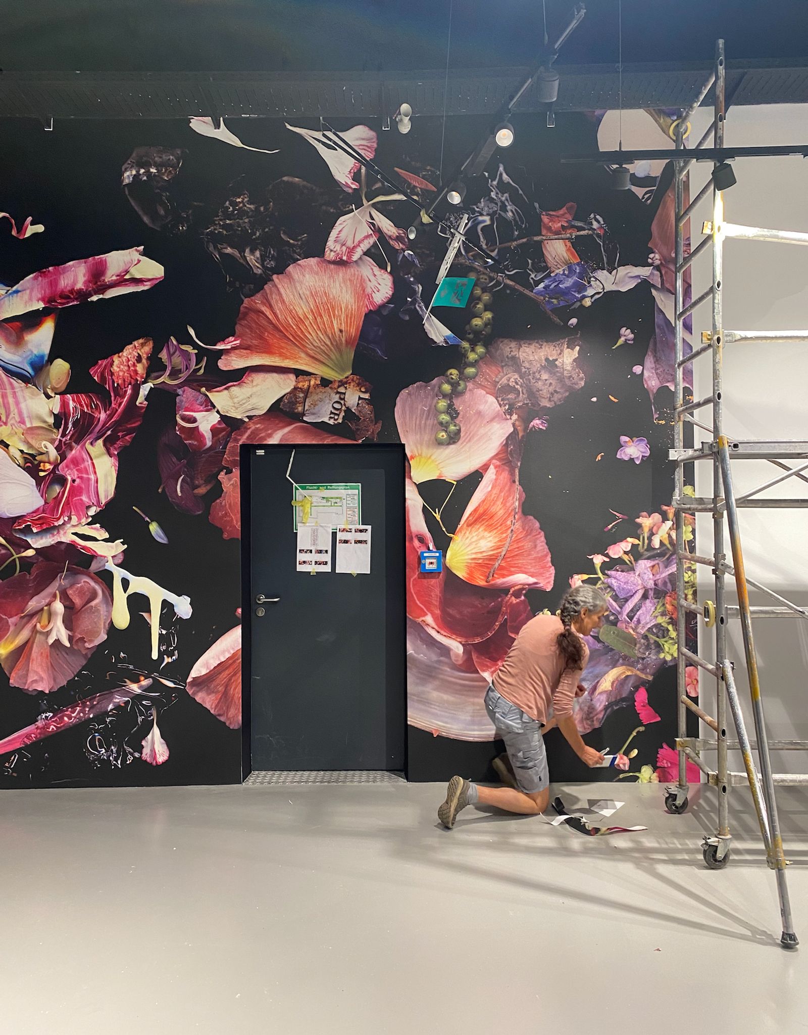 © Zani Arkadina - Image from the Installative large scale prints photography project