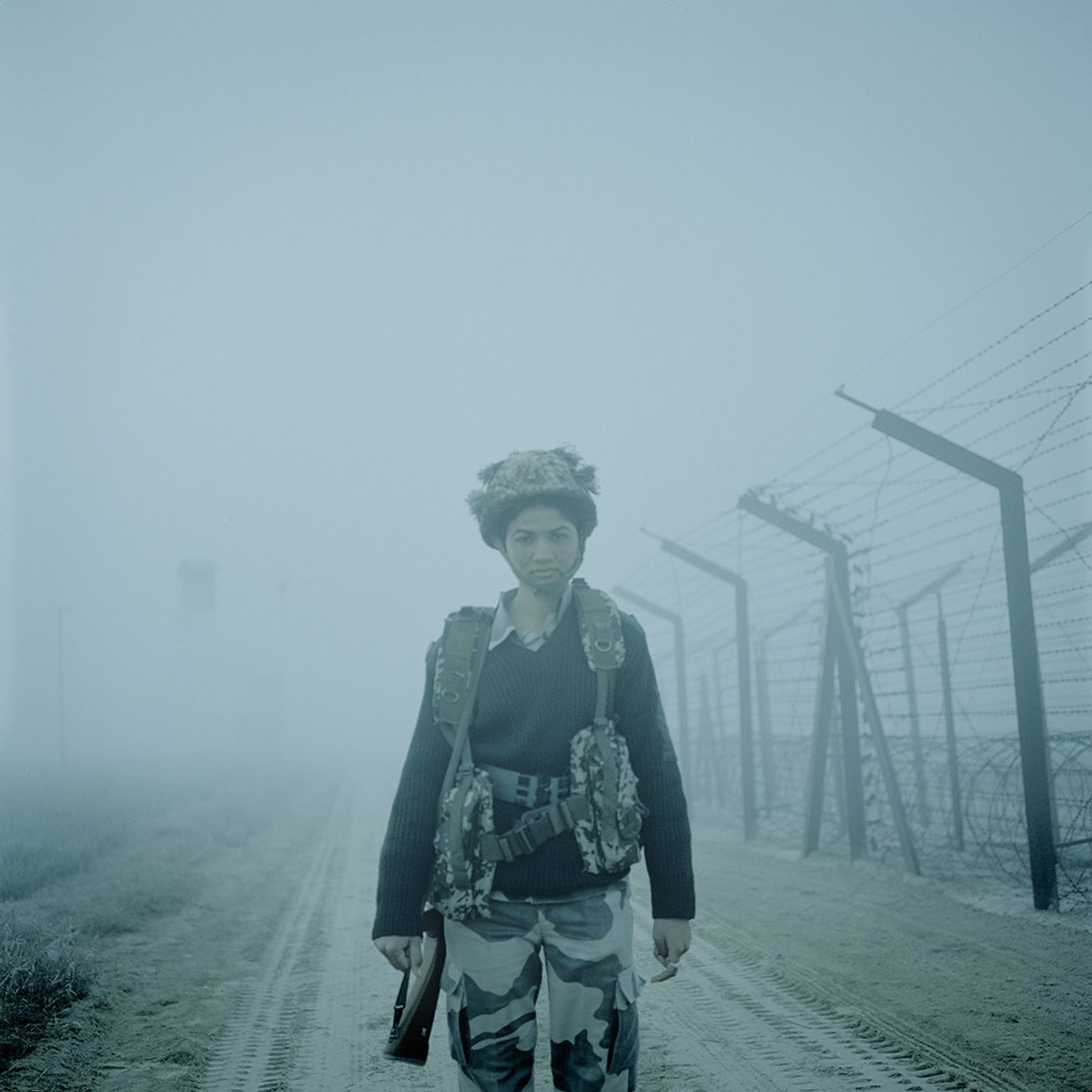 © Poulomi Basu - Shabbo Kumari at the border Indo-Pakistan of Attari, Punjab. October 2011.