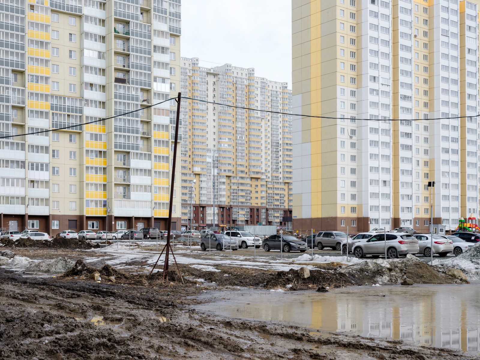 © Chris Bierl - Riversayd Rayon, a new building area in Chelyabinsk