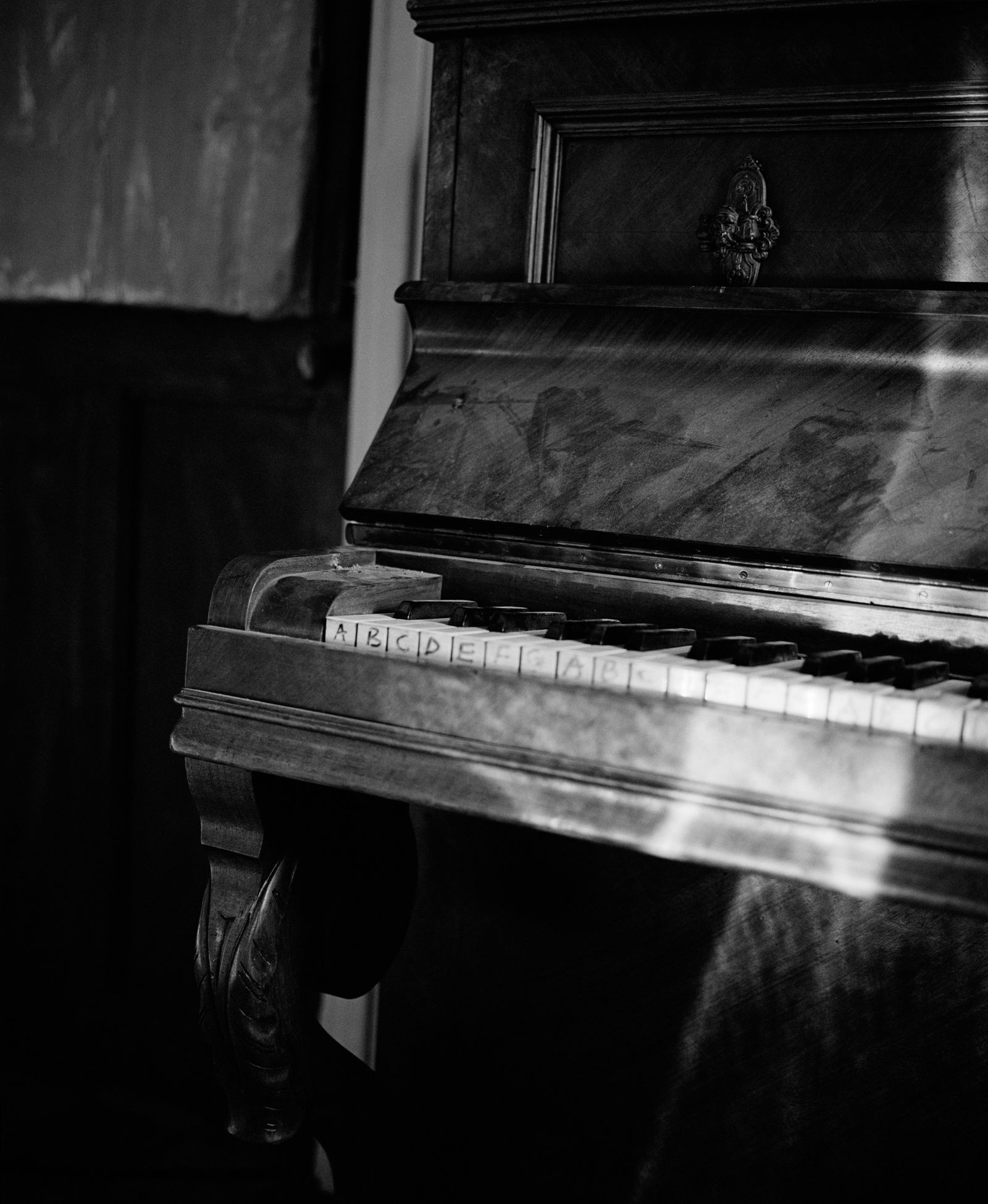 © Florence Cuschieri - The piano. Chez Marcel. 2023