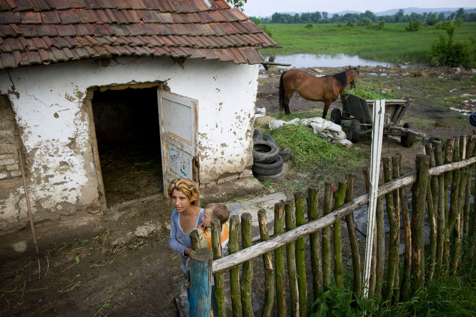 © Toby Binder - Image from the Violence and social exclusion - Roma people in Hungary photography project