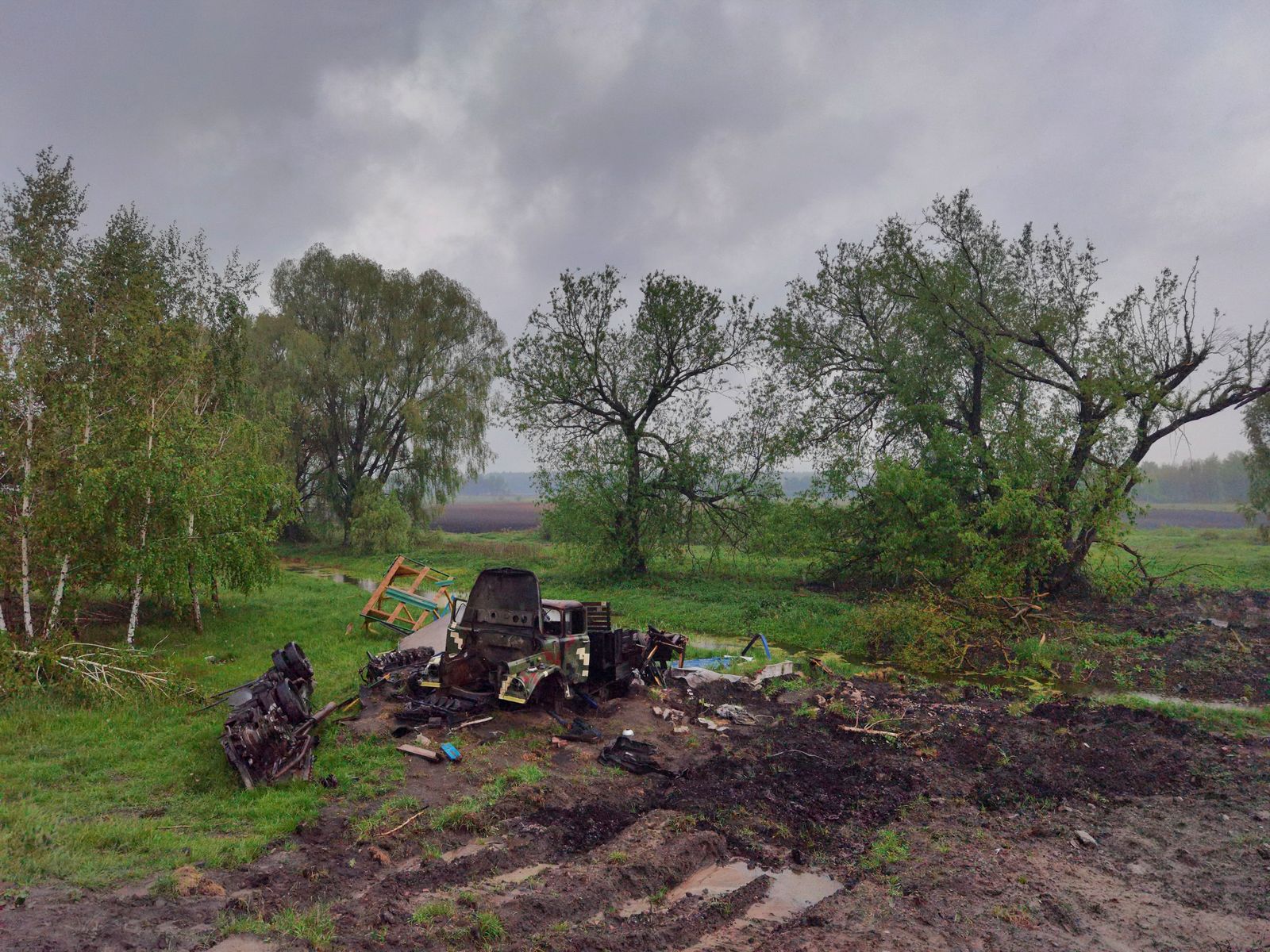 © Mateusz Sarello - The landscape after the battle. Chernihiv Oblast, Ukraine, May 2022