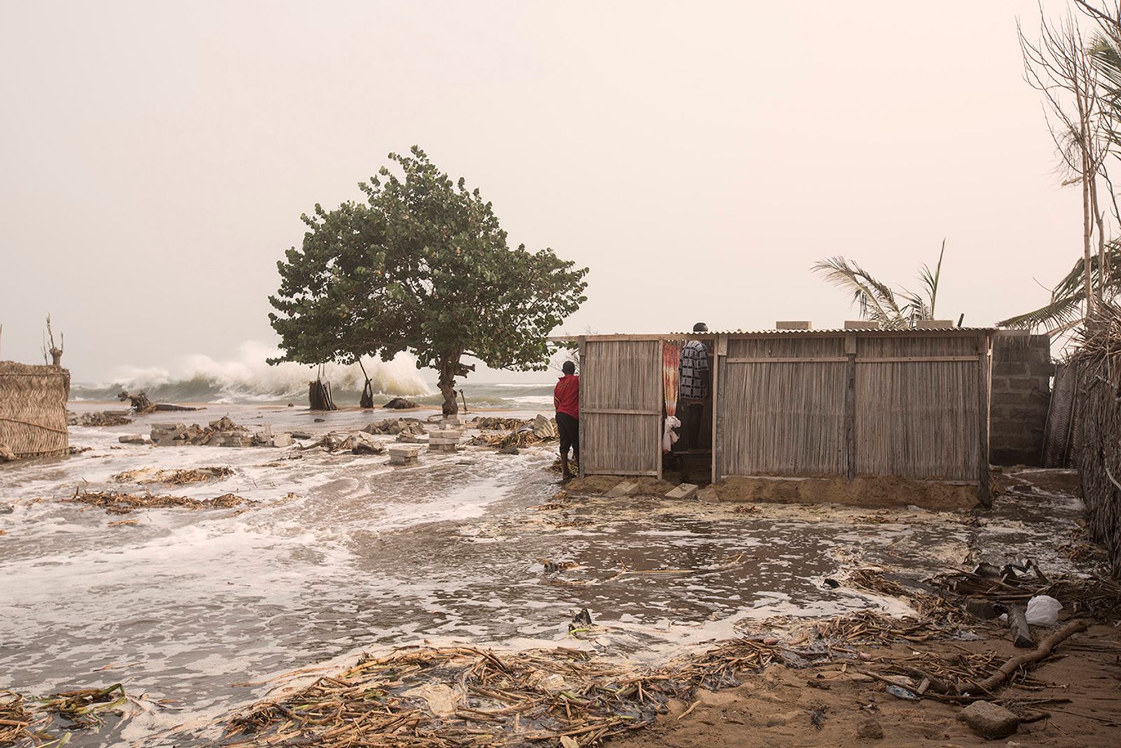 © Matilde Gattoni - Ghana - Fuveme - As the tide rises the village of Fuveme quickly gets flooded.