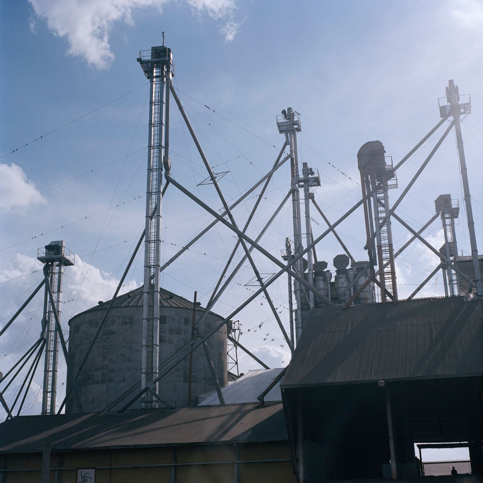 © Jordi Ruiz Cirera - A silo near Minga Pora