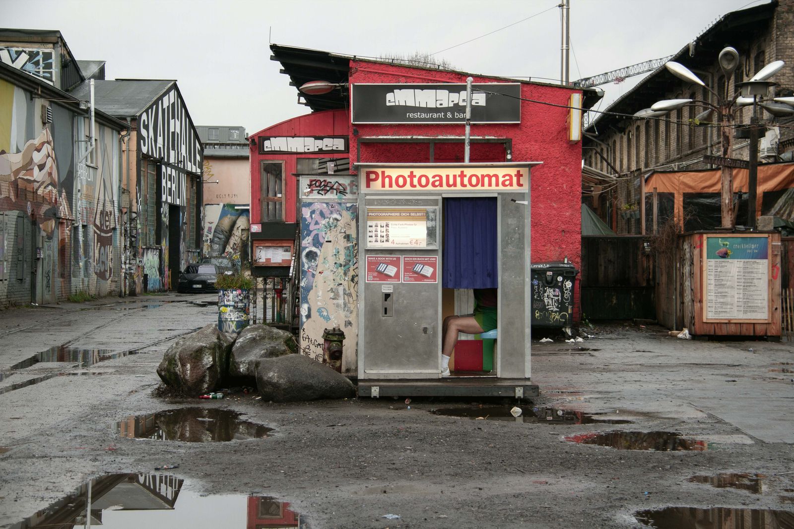 © Farzin Foroutan - Image from the Interspatial Camouflage photography project