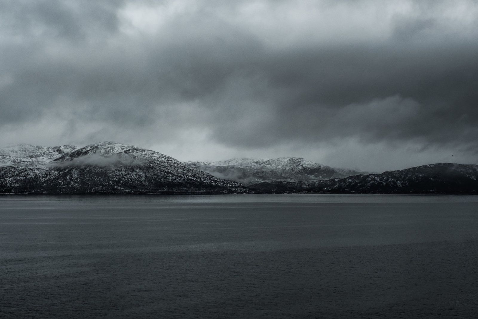 © Michele Palazzo - Image from the dark norway photography project