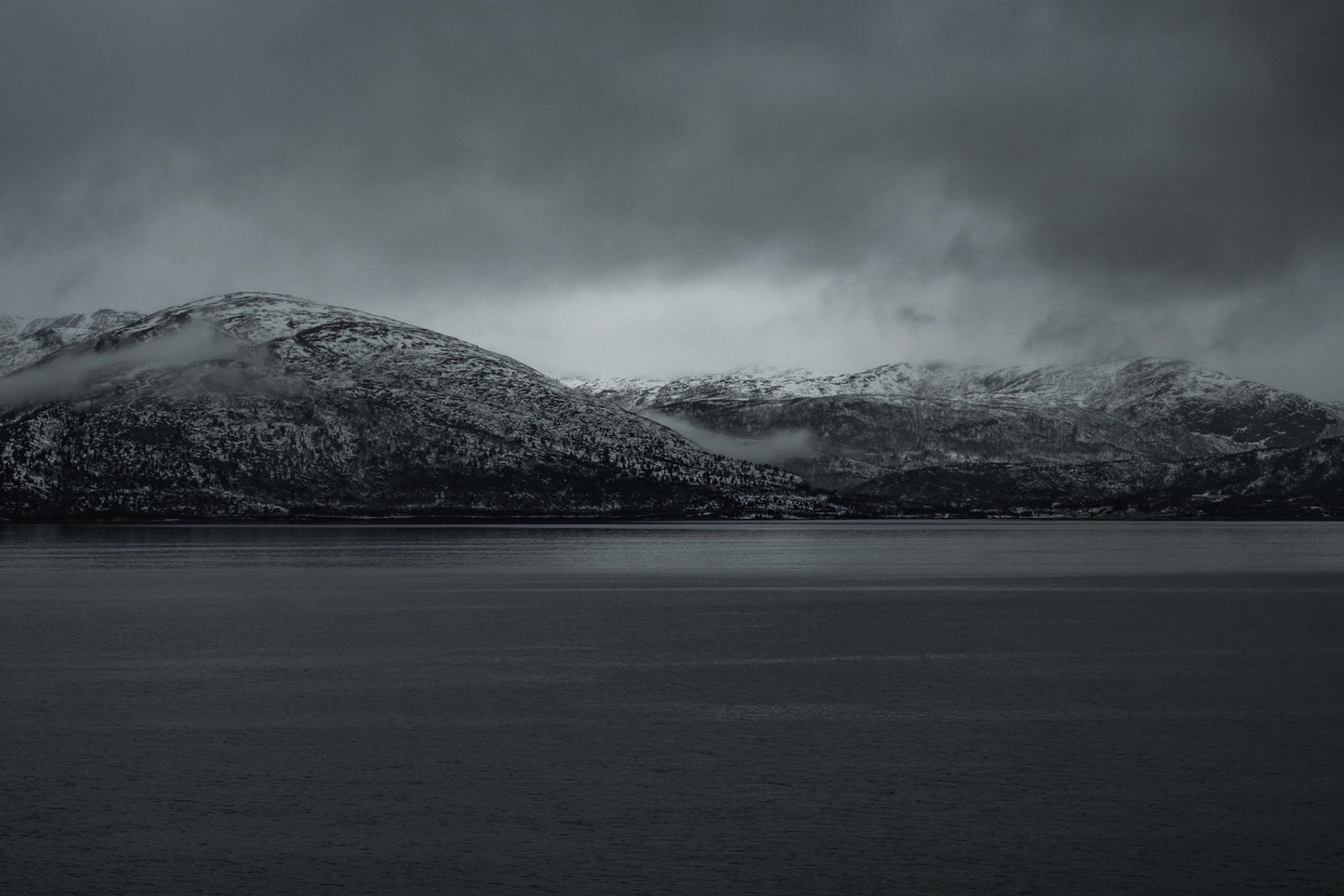 © Michele Palazzo - Image from the dark norway photography project