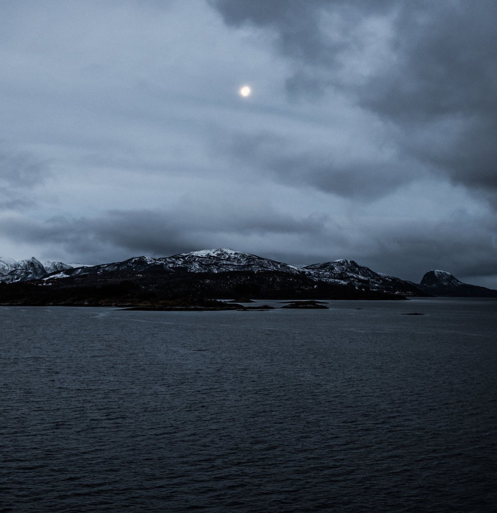 © Michele Palazzo - Image from the dark norway photography project