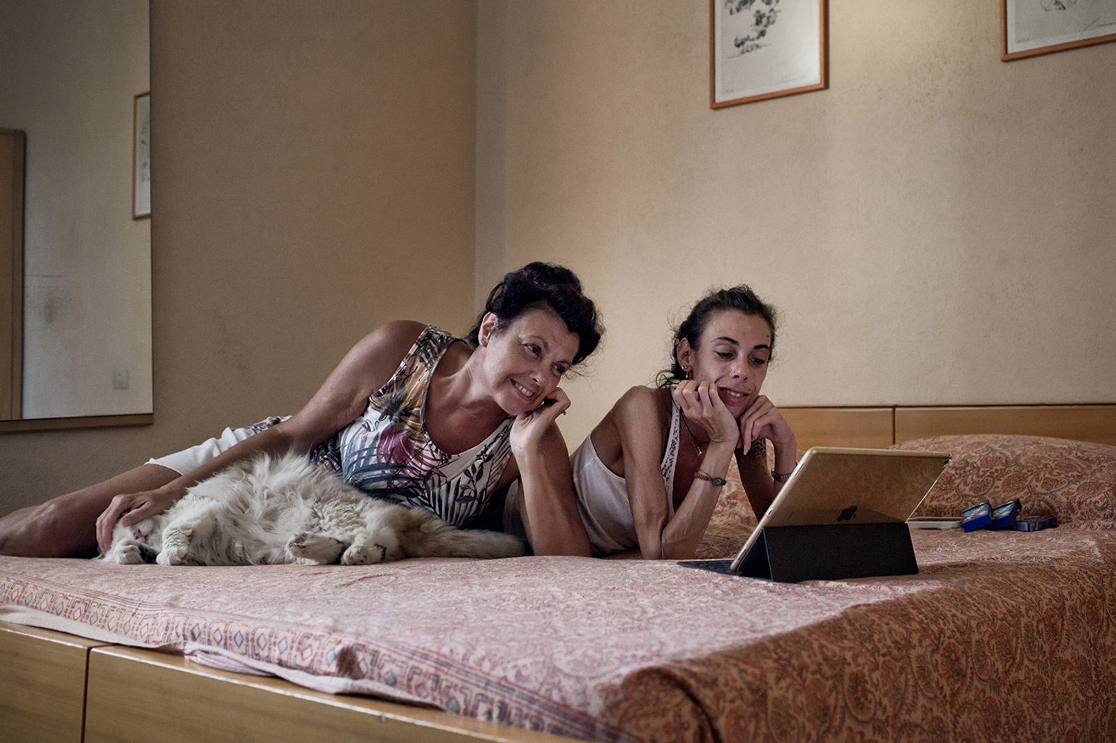 © Leonardo Chiarabini - Vanessa and Tiziana during the holidays on the Elba's island. Italy.
