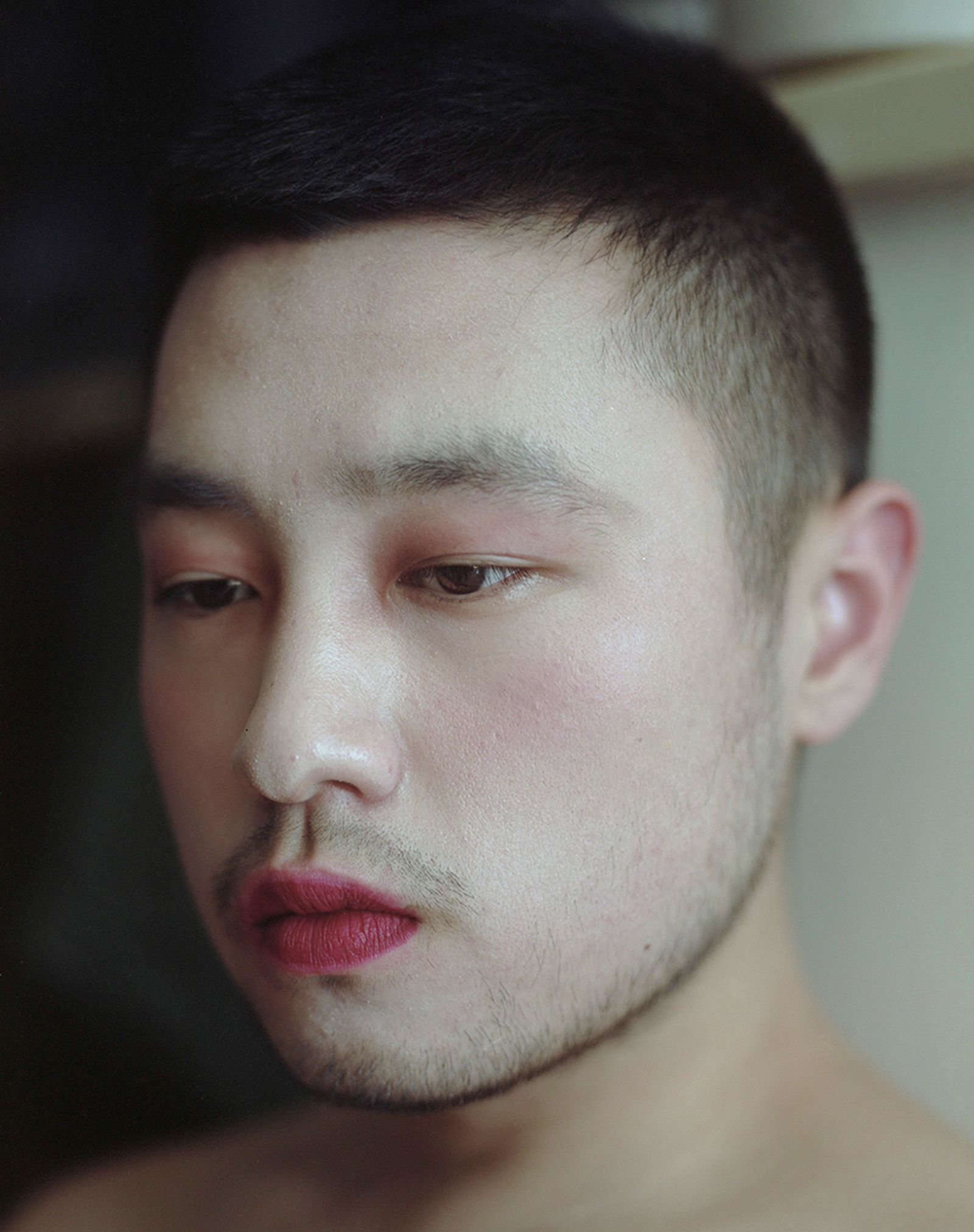 © Bowei Yang - Zhu and his makeup, Beijing, China, 2016.