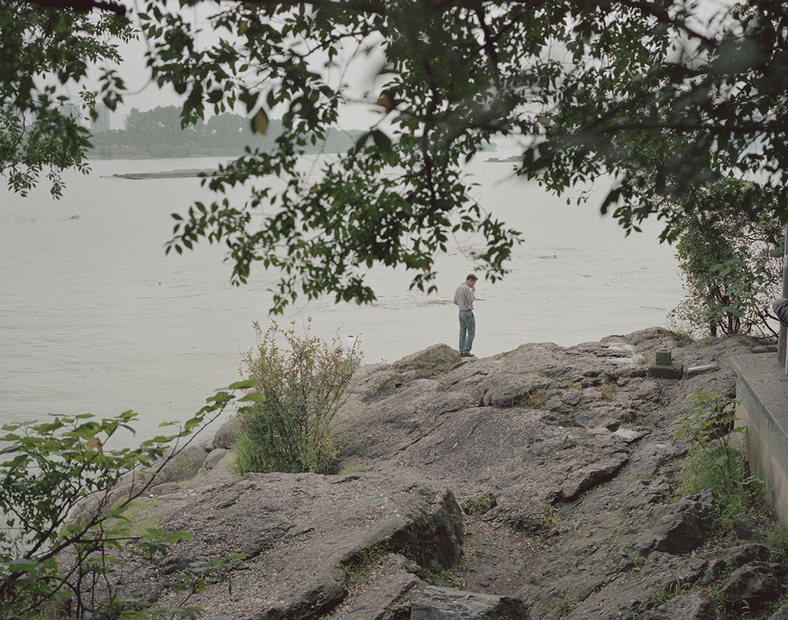 © Bowei Yang - Near the Fuchun river, Hangzhou, China, 2015.