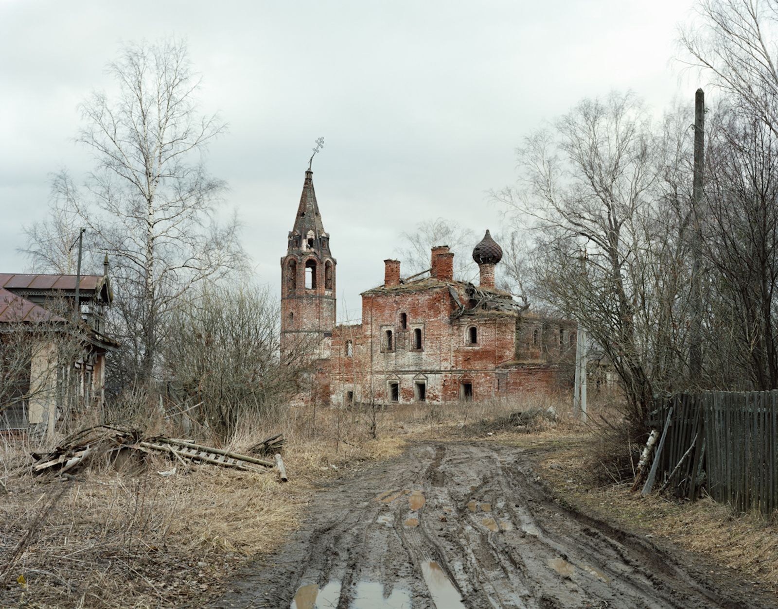 © Petr Antonov - Church of the Holy Trinity in the village of Aristovo. The church was built in 1681 and сlosed in 1963.