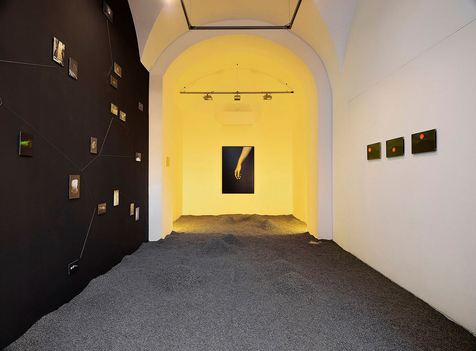 © Sara Palmieri - Installation view from La Forma del Silenzio, solo show at Matèria Gallery, Rome 2018