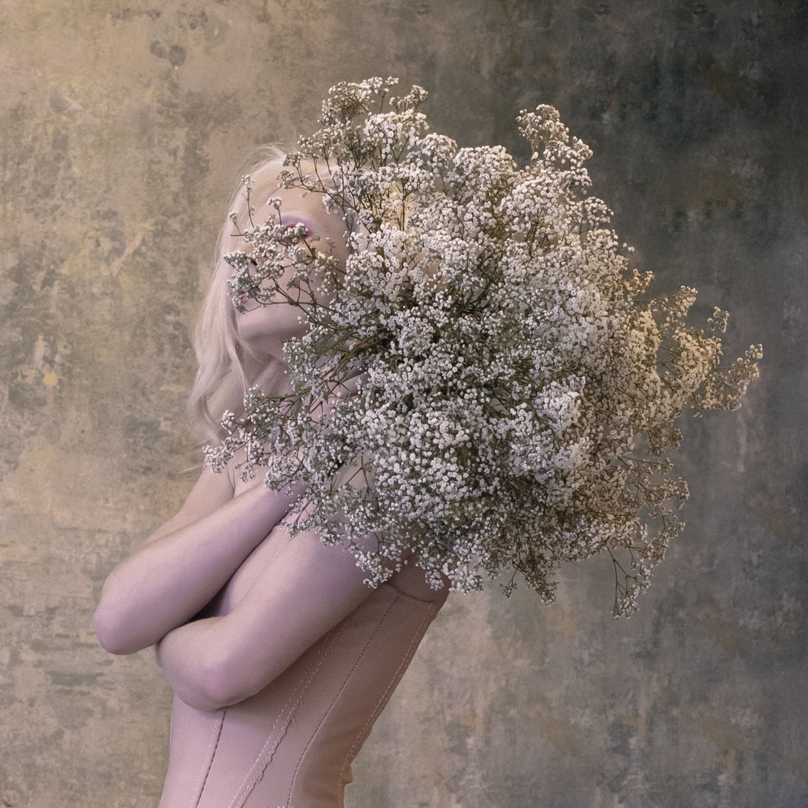 © Denisa Berglova (Bergl) - Image from the Hidden in blooms photography project