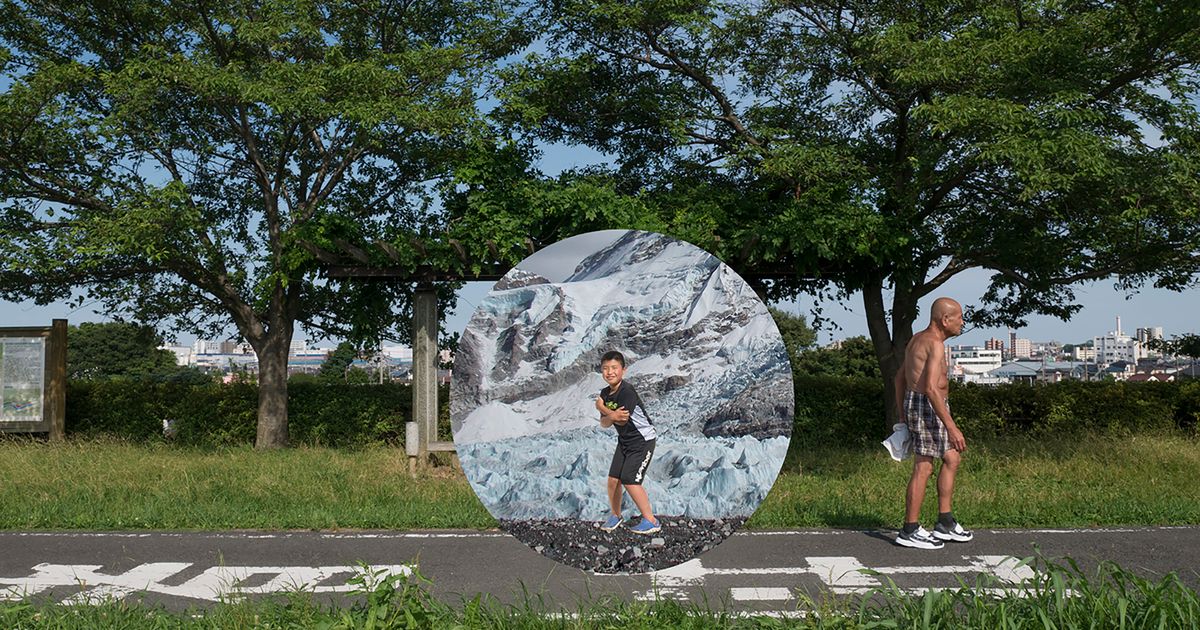 Postcards from elsewhere PhMuseum