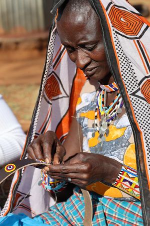 Kenyan beading – female tradition supporting communities