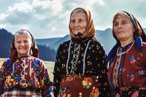 Grannies of the mountain
